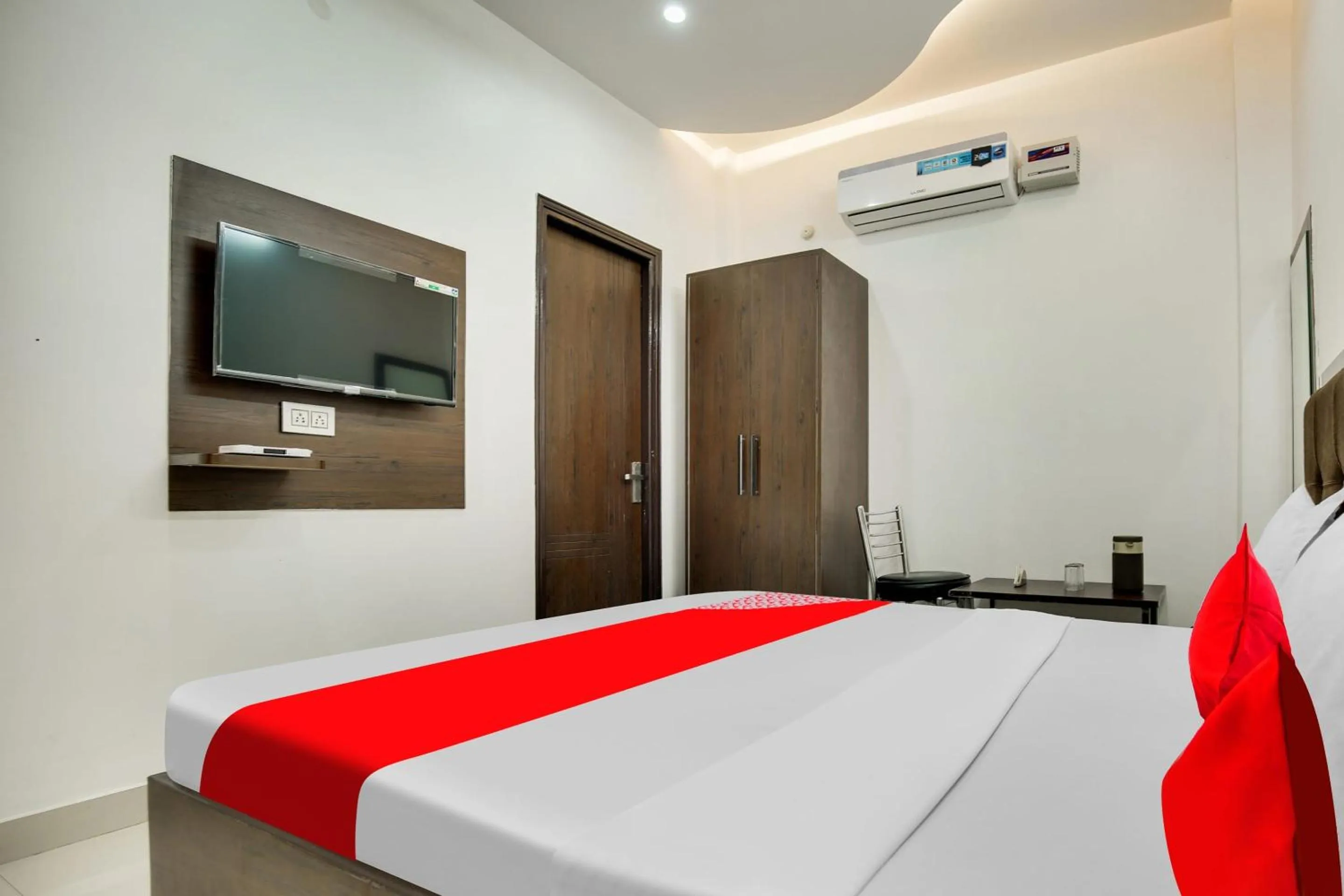 Bedroom in Hotel O King Star Residency