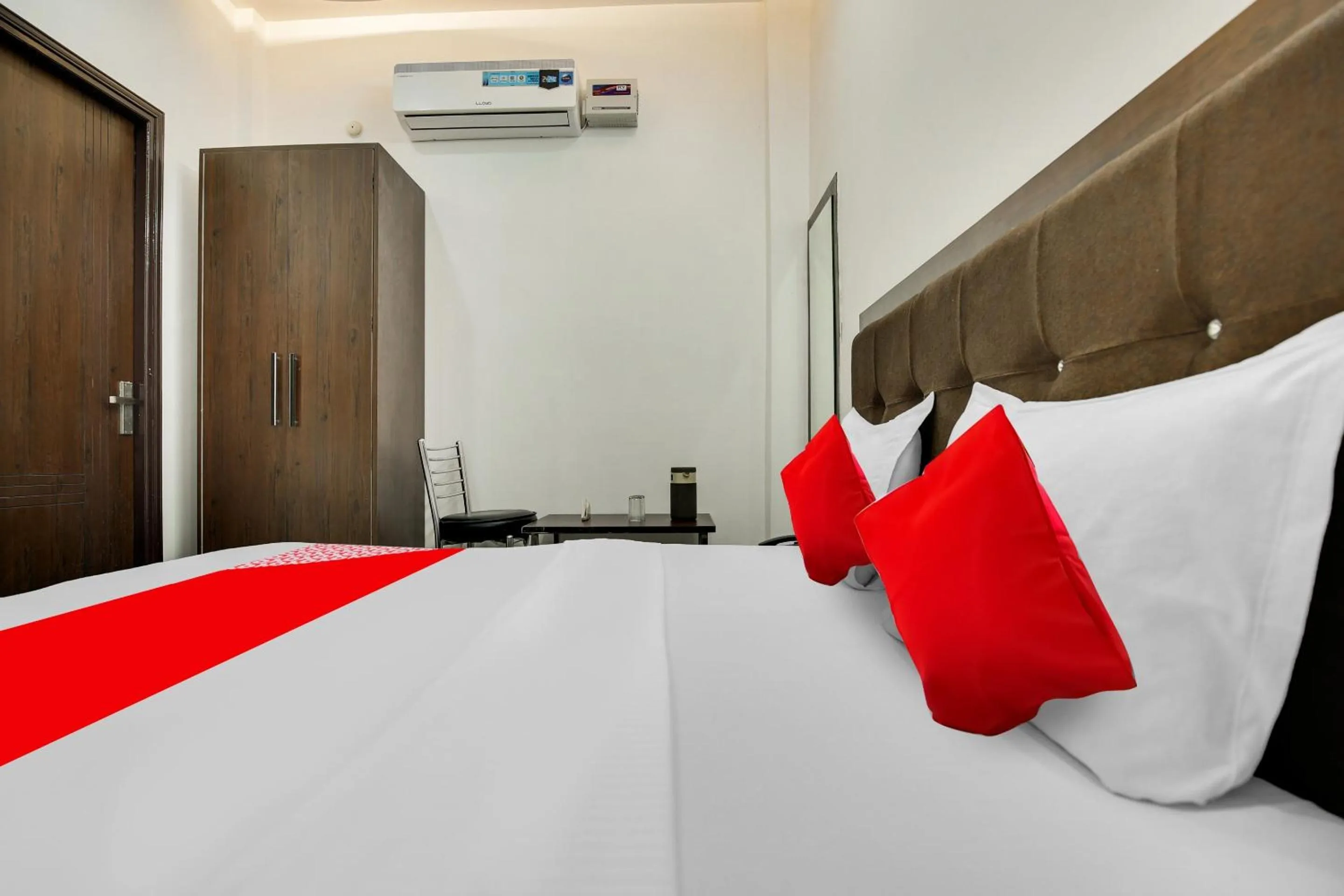 Bedroom in Hotel O King Star Residency