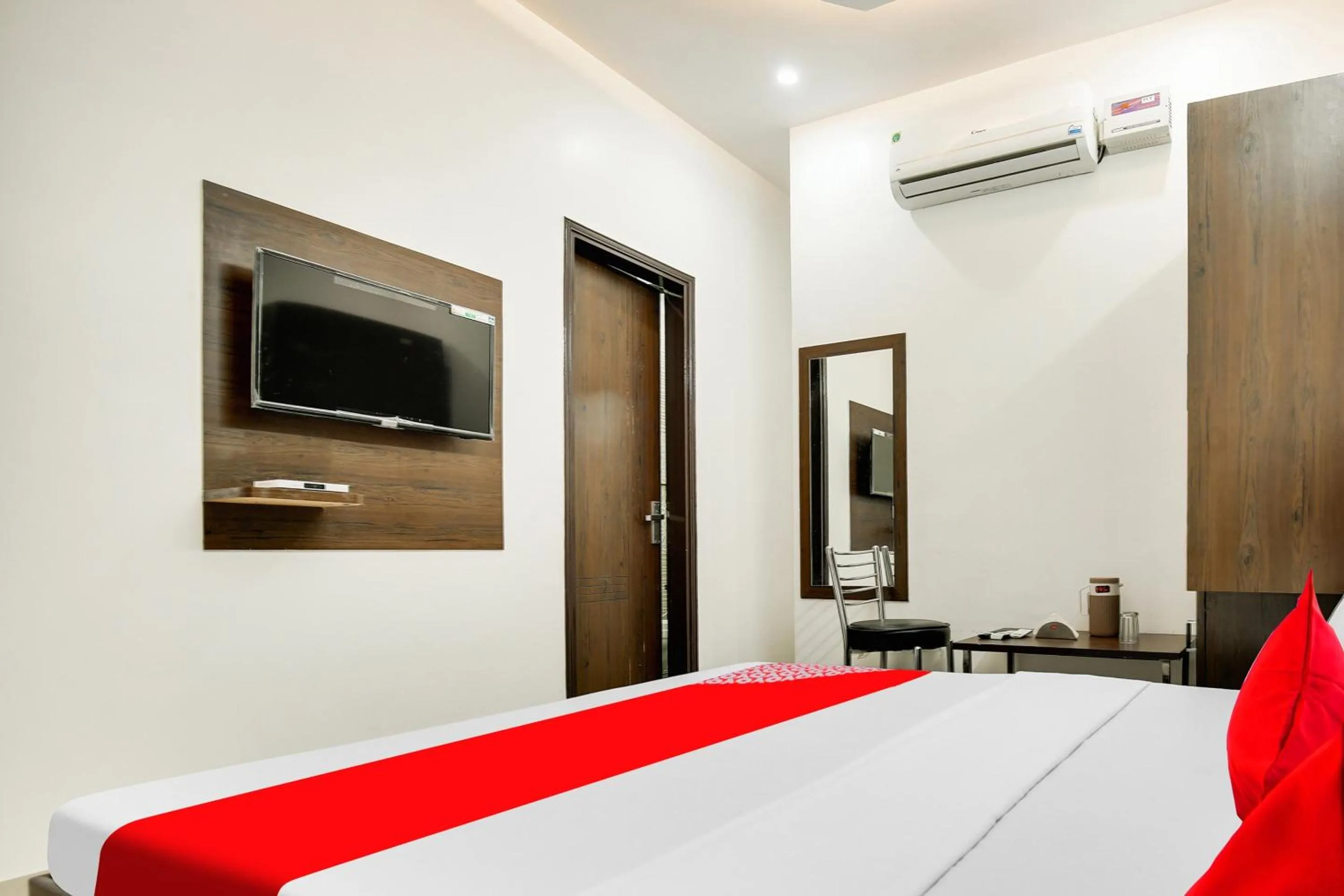 Bedroom in Hotel O King Star Residency
