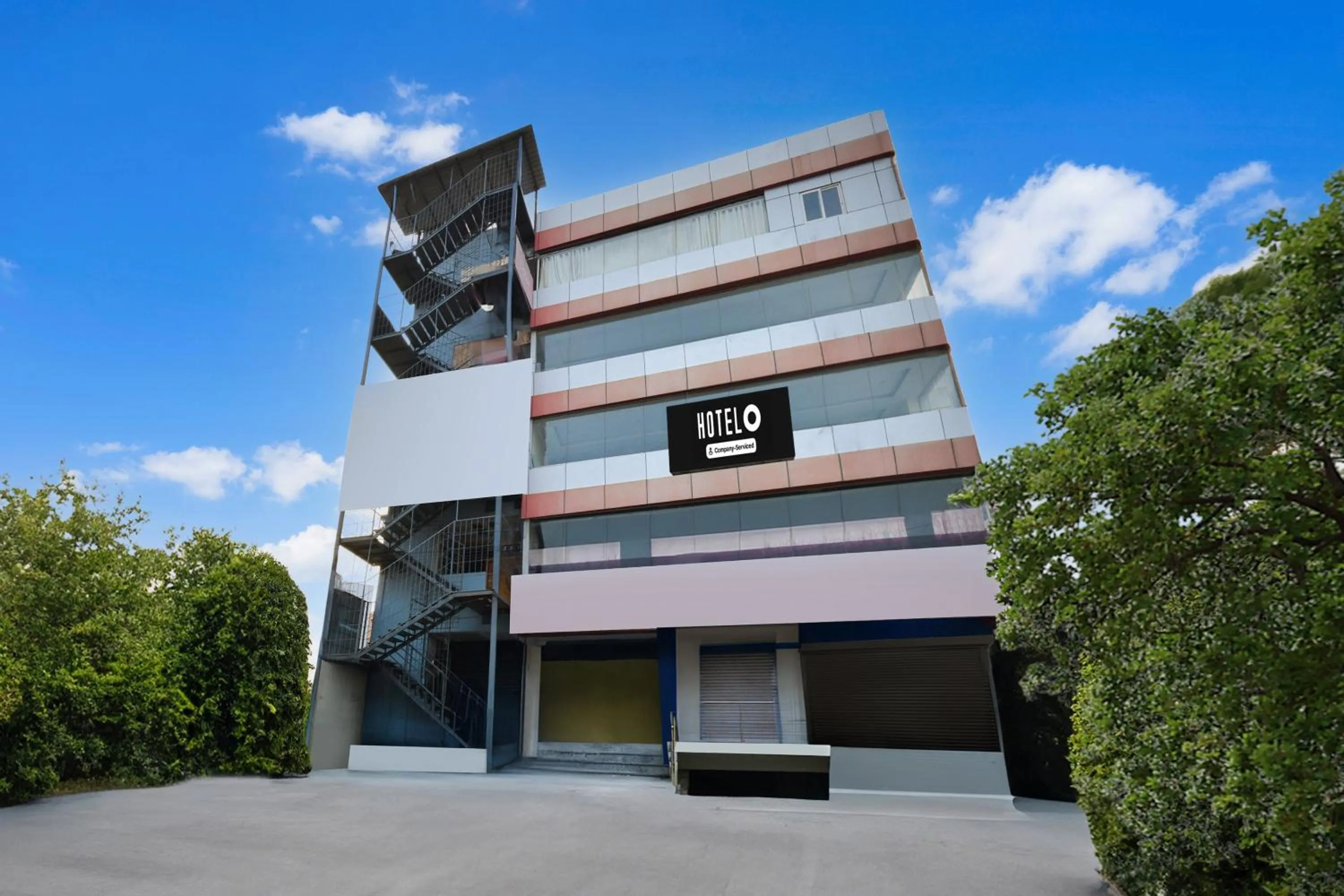 Facade/entrance in Hotel O Kamakshi