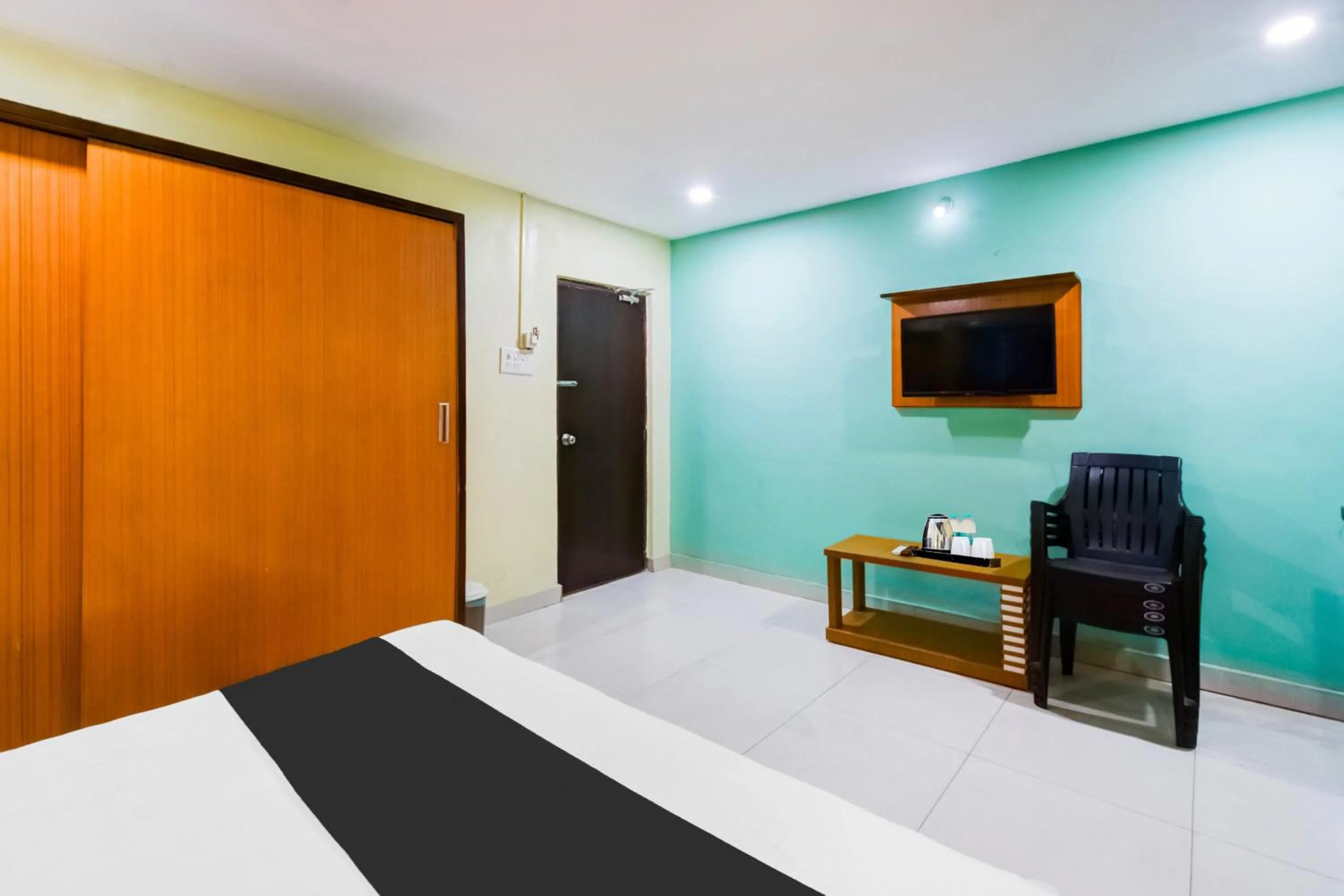 Bedroom, Bed in Hotel O Kamakshi