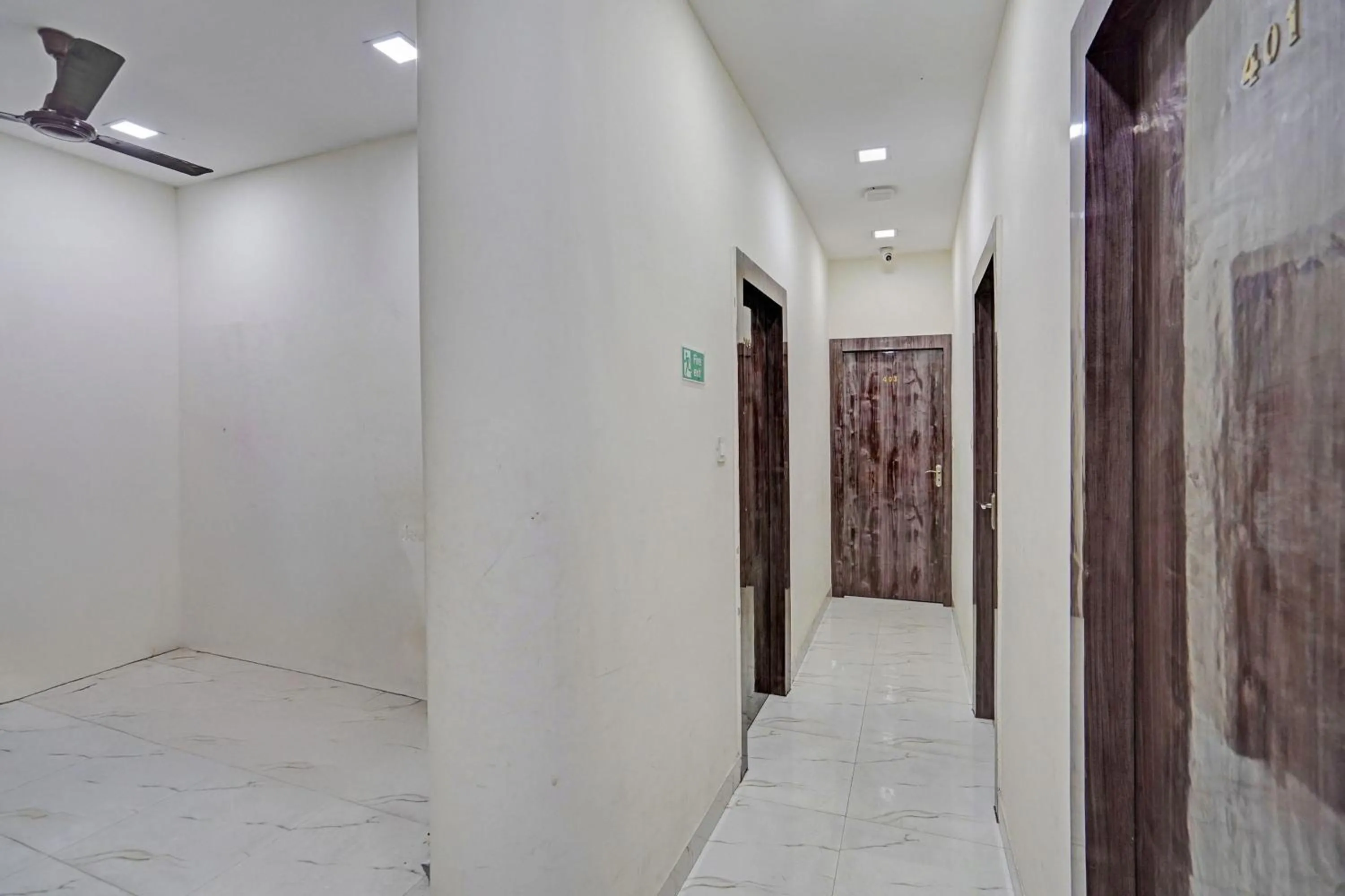 Lobby or reception in Collection O Dalhousie Square Kolkata Formerly G.N Palace