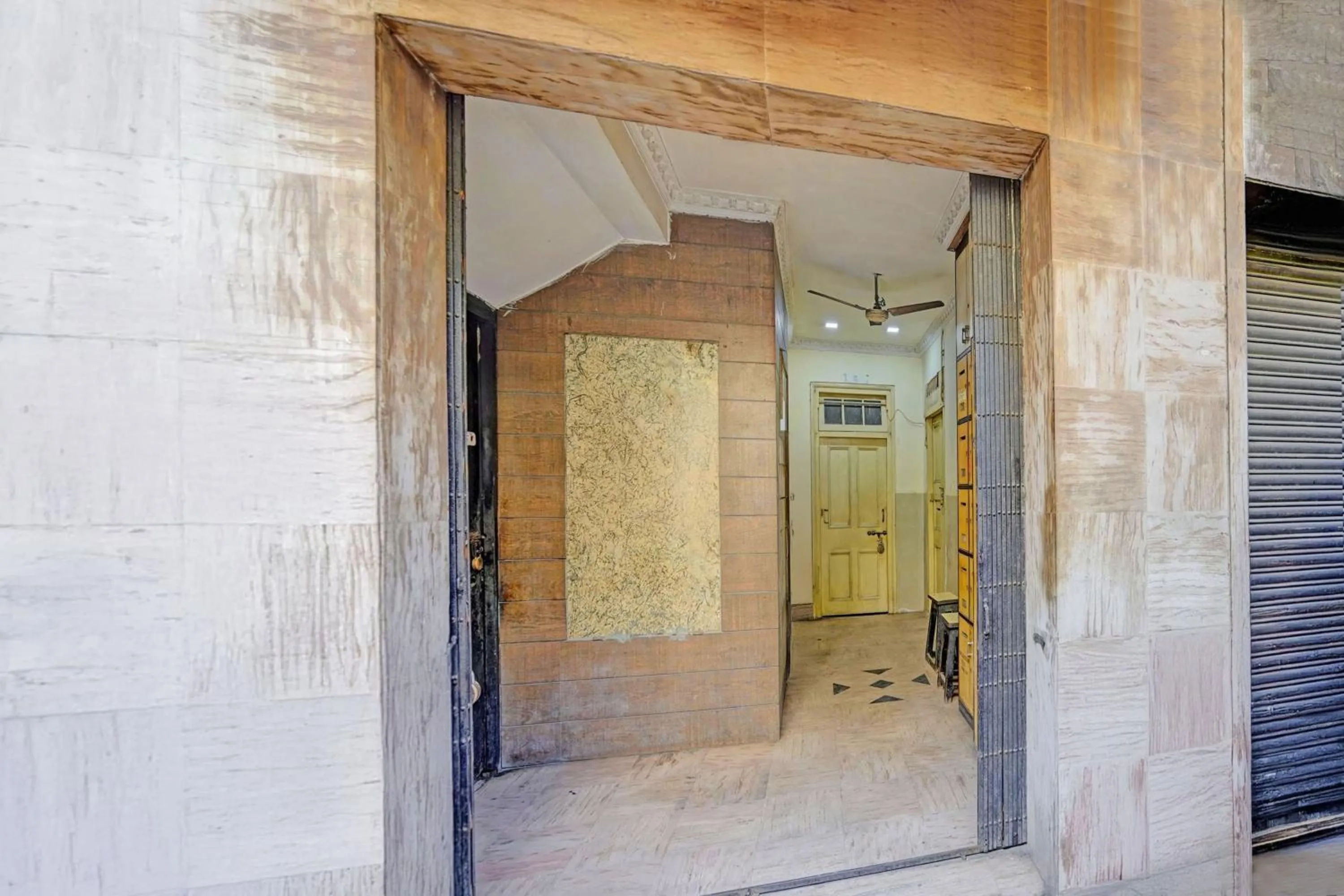 Facade/entrance in Collection O Dalhousie Square Kolkata Formerly G.N Palace