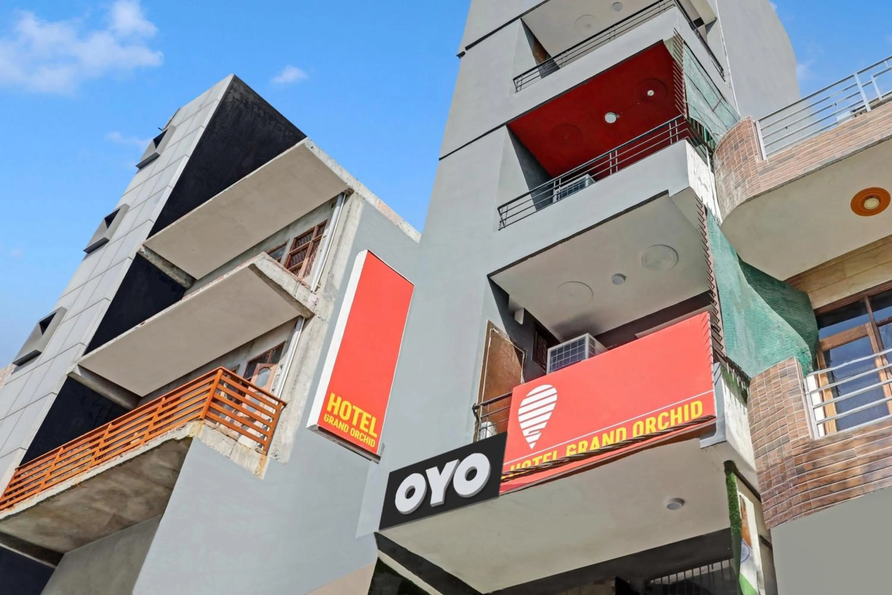 Facade/entrance in Hotel O JAI SHREE HOTEL