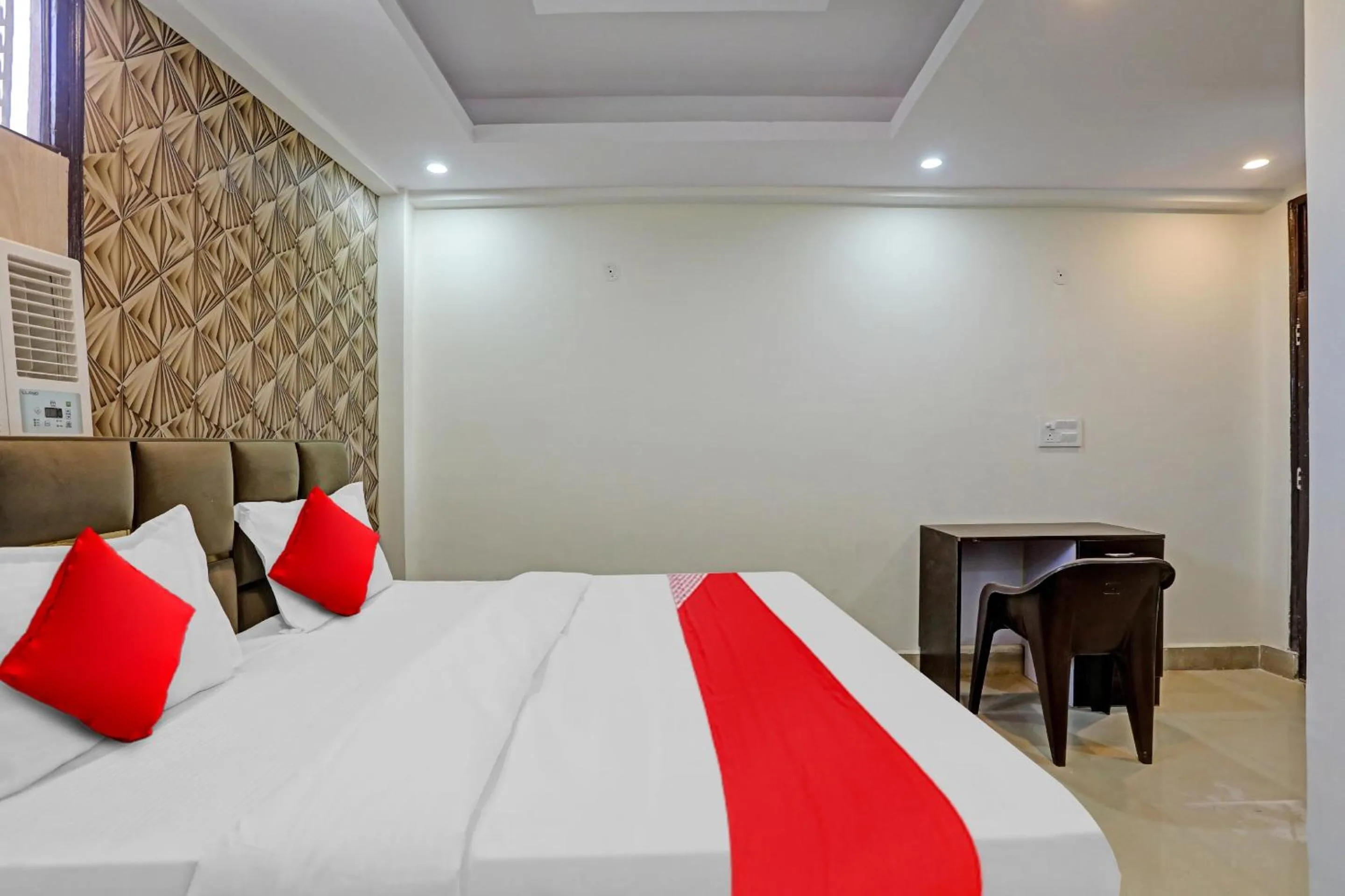 Bedroom, Bed in Hotel O JAI SHREE HOTEL