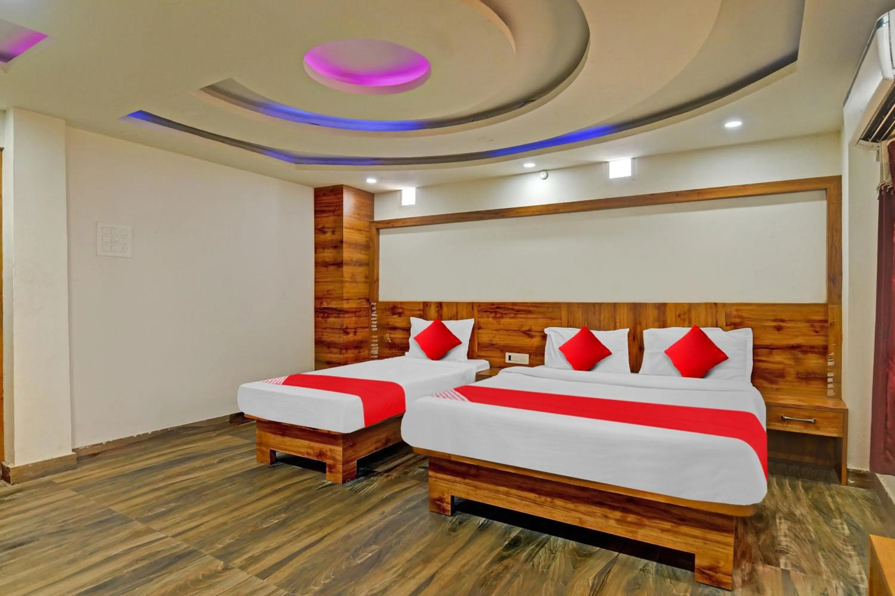 Bedroom, Bed in Super Hotel O OXY SHIVANI RESIDENCY