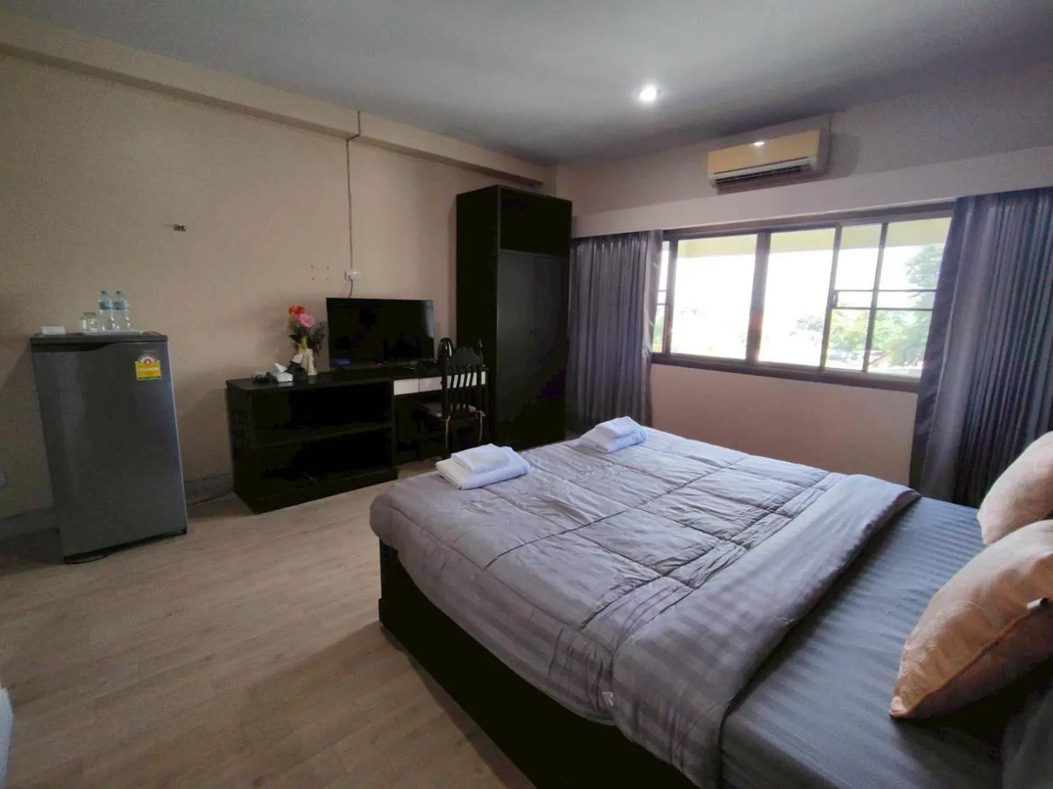 Bed in Metro Residence