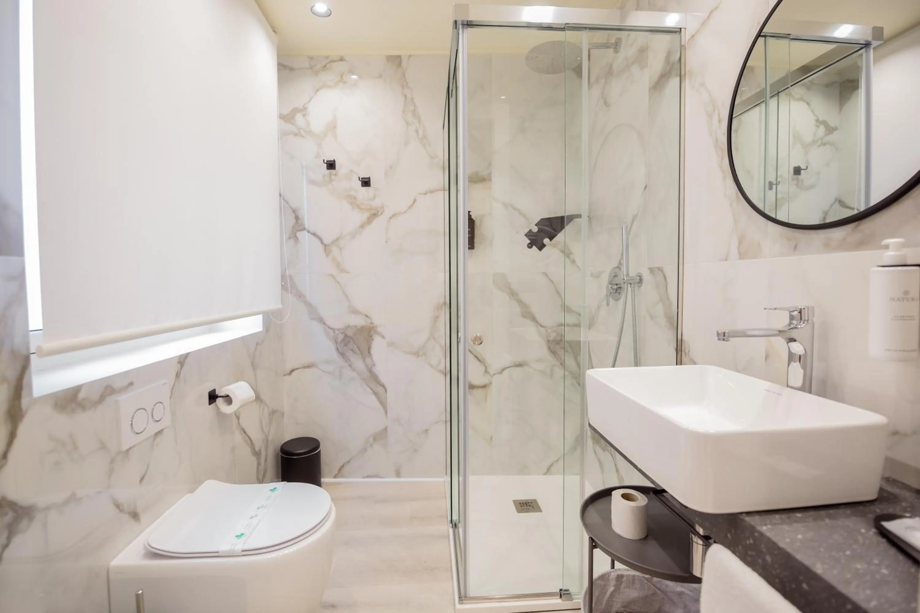 Shower in MAZZINI PALACE