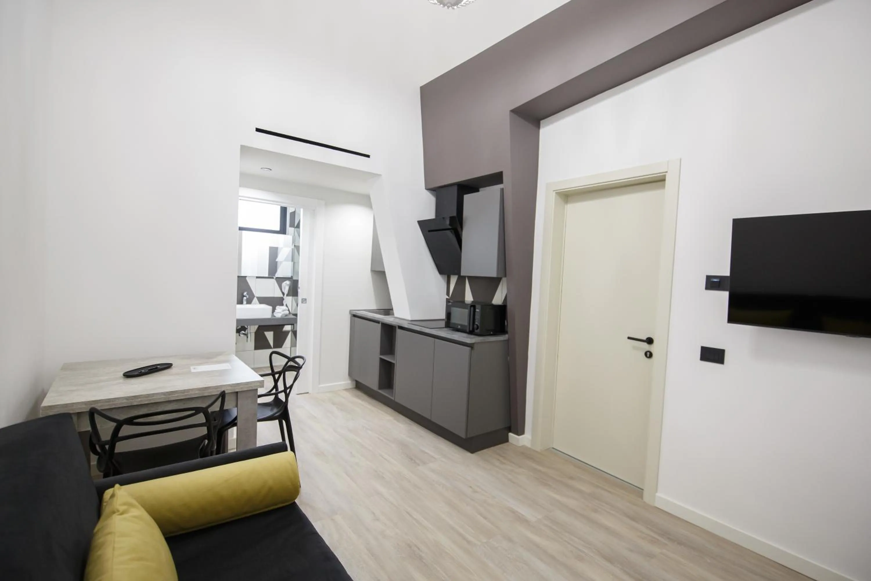 TV and multimedia in MAZZINI PALACE