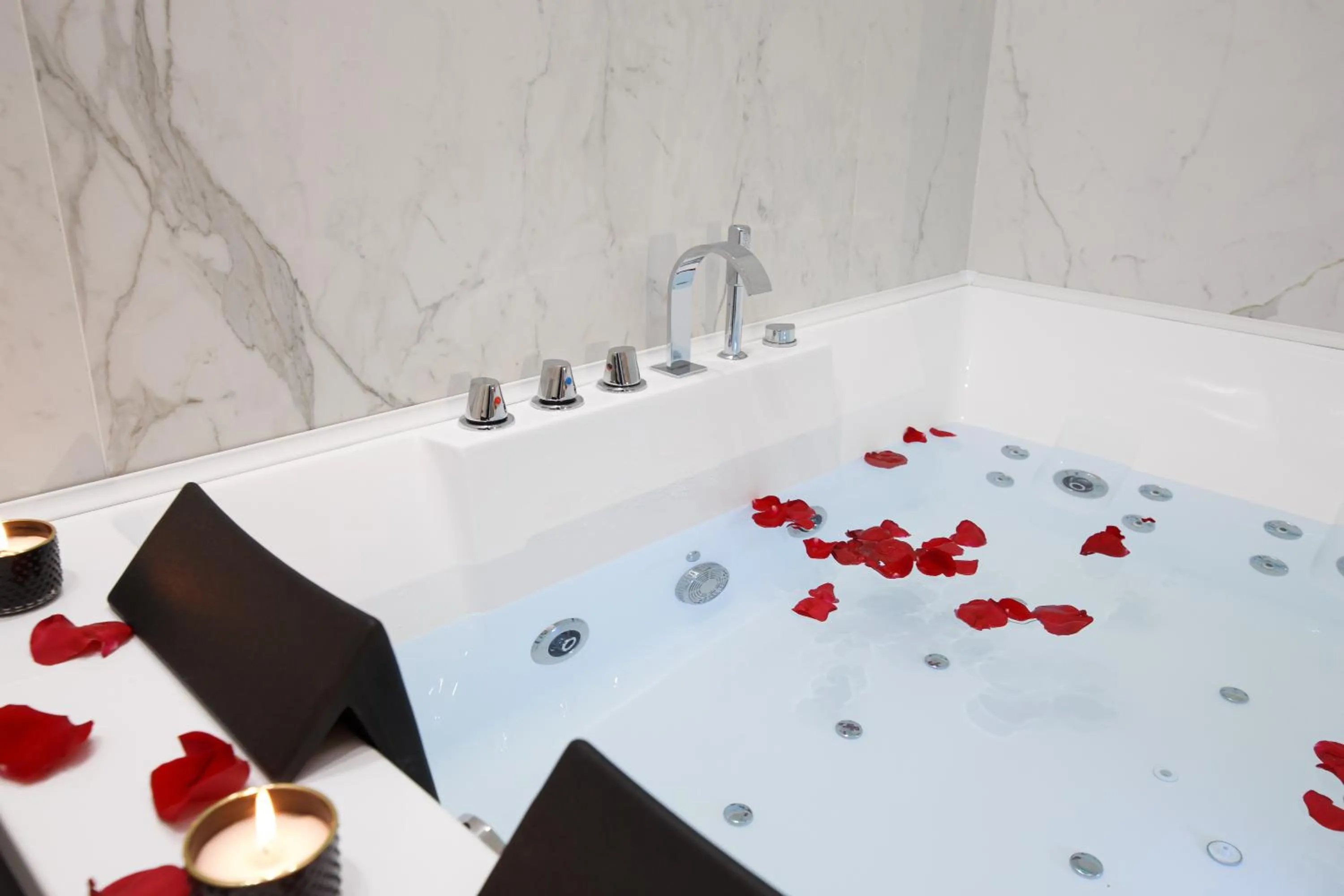 Hot Tub in MAZZINI PALACE