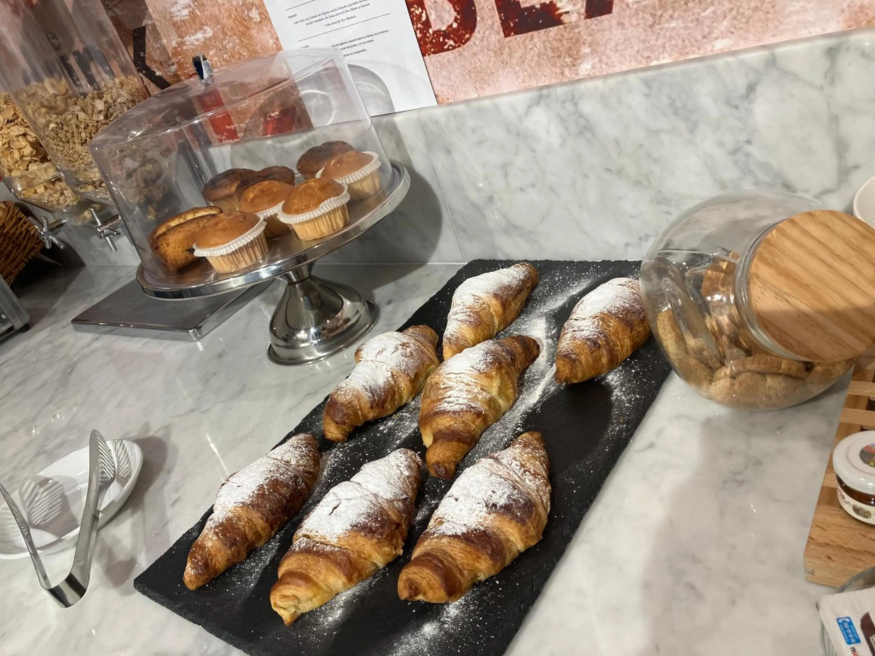 Breakfast in Mulberry Suites