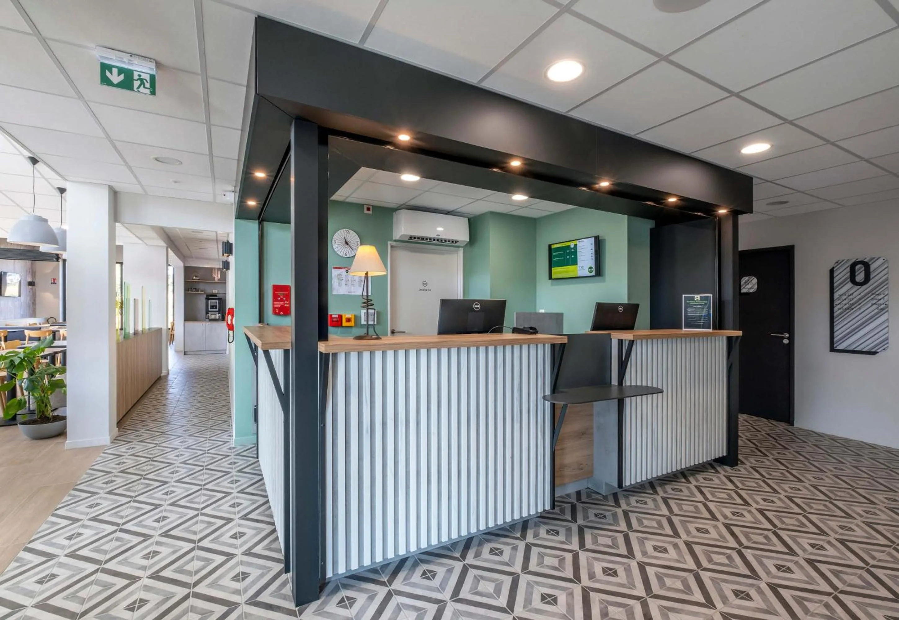 Lobby or reception in B&B HOTEL Saintes