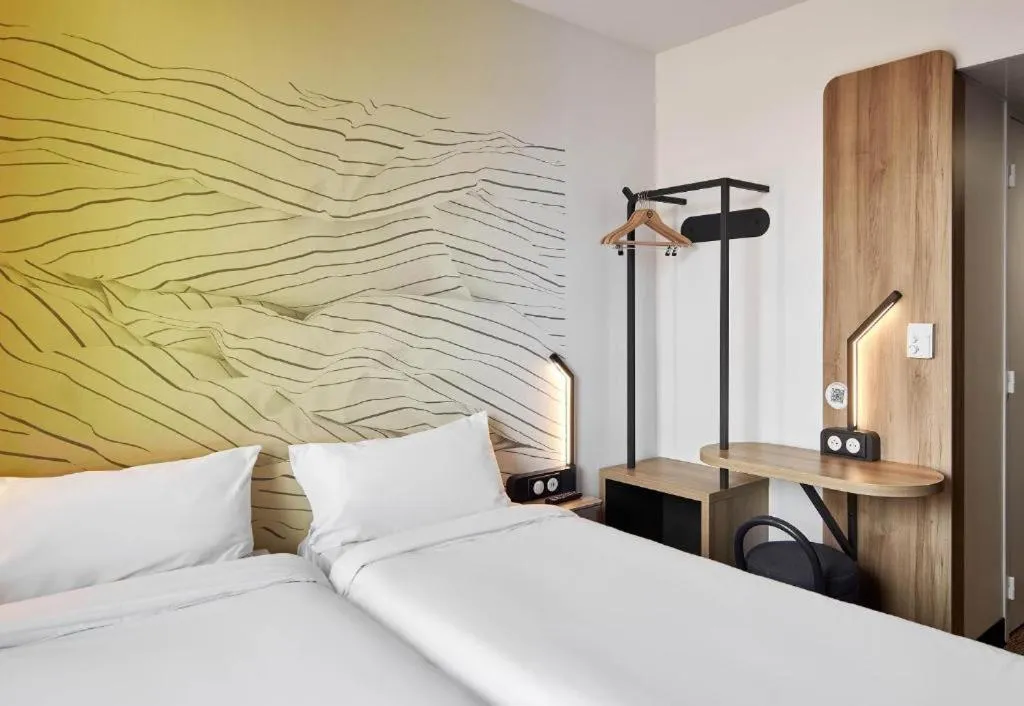 Bed in B&B HOTEL Saintes