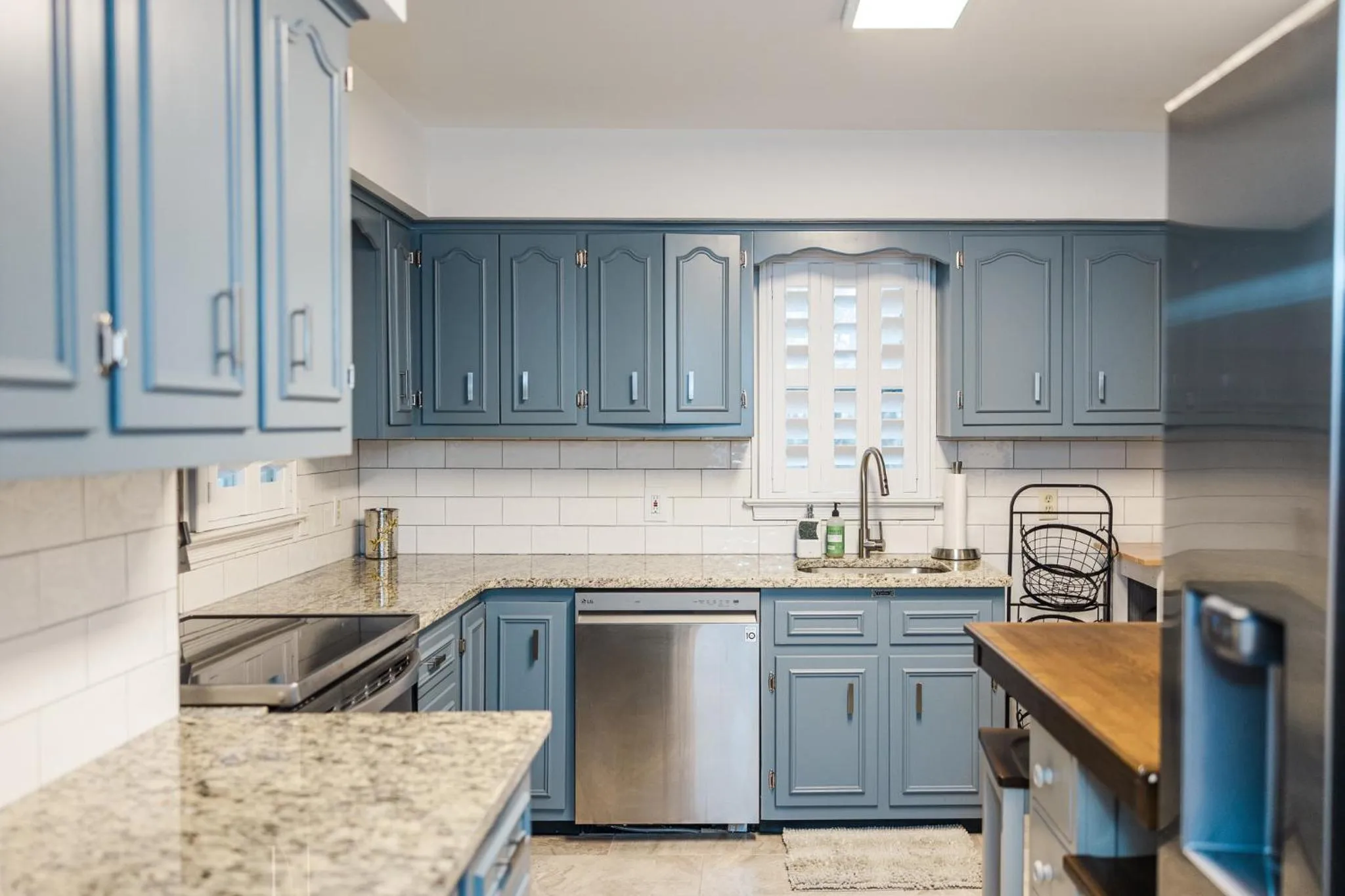 Coffee/tea facilities in Cowry Acres - 11 Acre Enchanted Retreat, Hot Tub