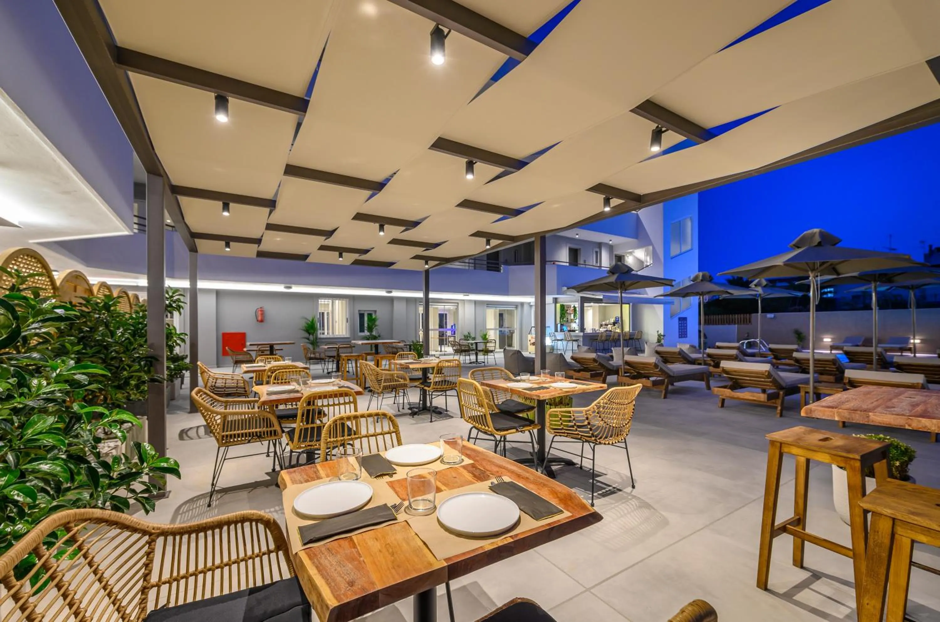 Restaurant/places to eat in Nicolas Grand Suites, Adults Only