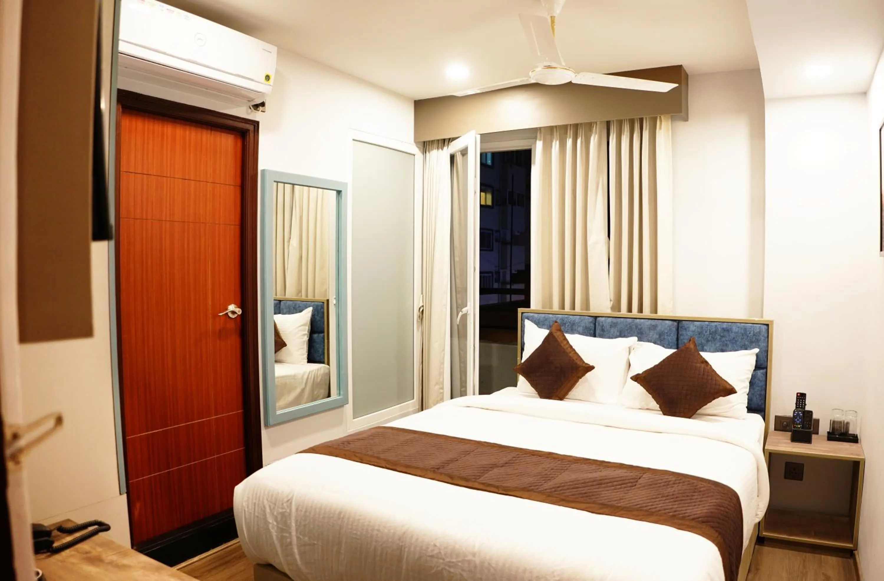 Bed in Dream Hotel - Richmond