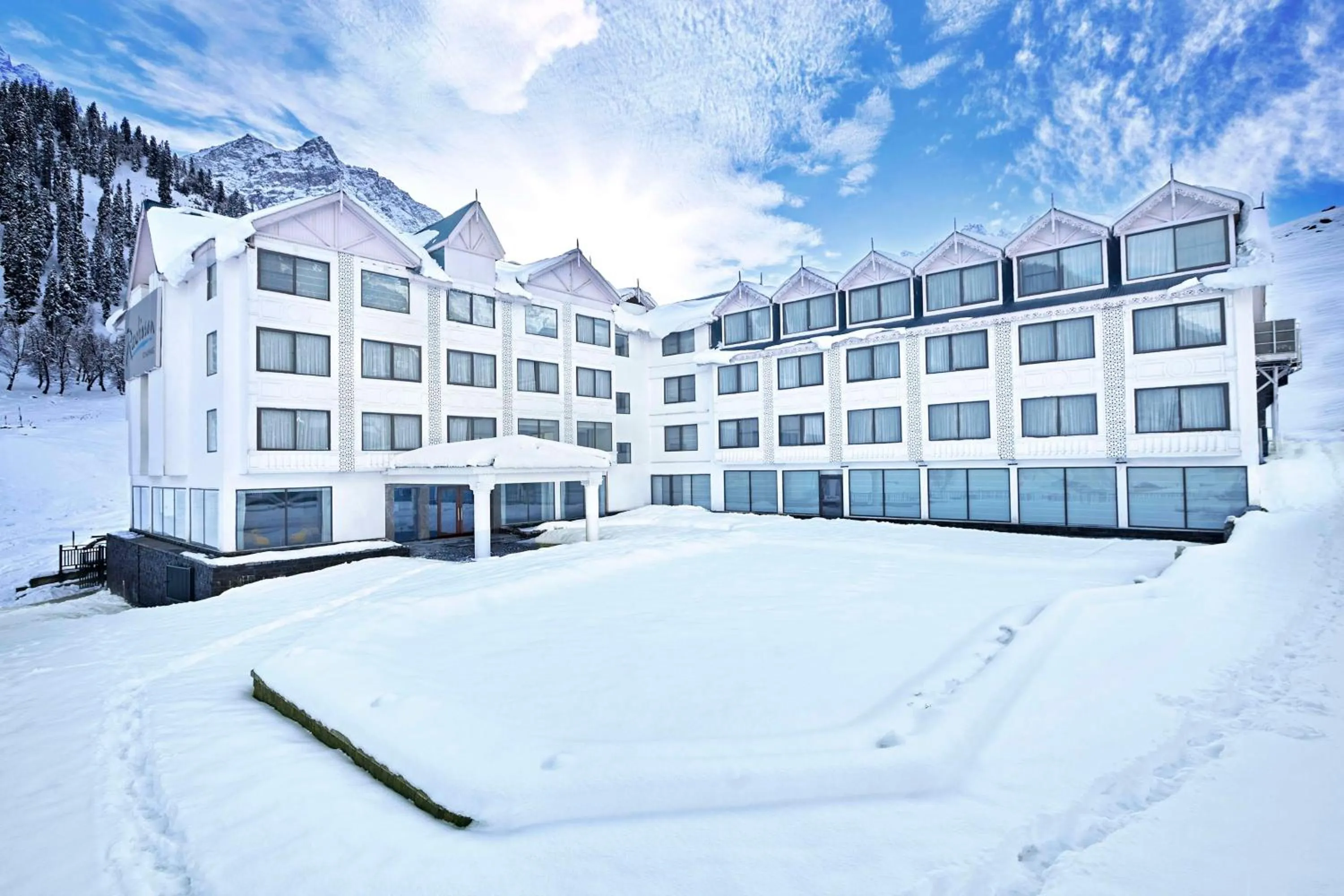 Property building in Radisson Hotel Sonamarg