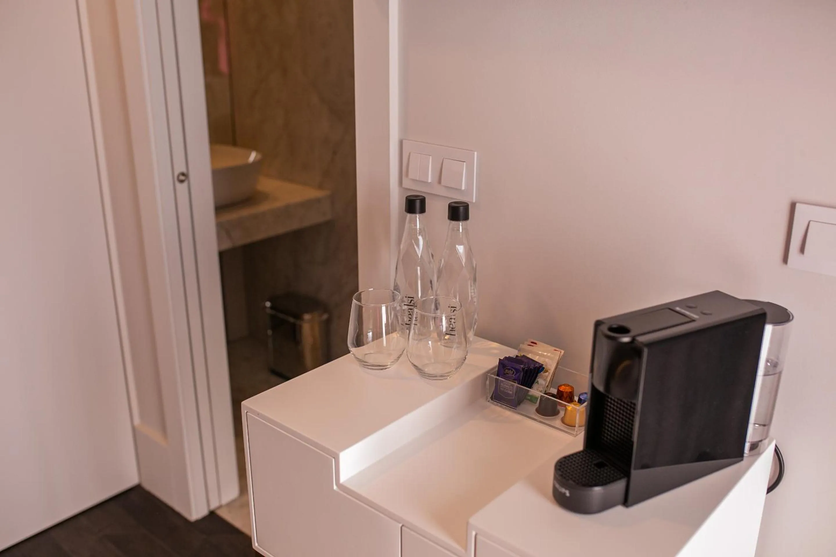 Coffee/tea facilities in 262 Boutique Aliados