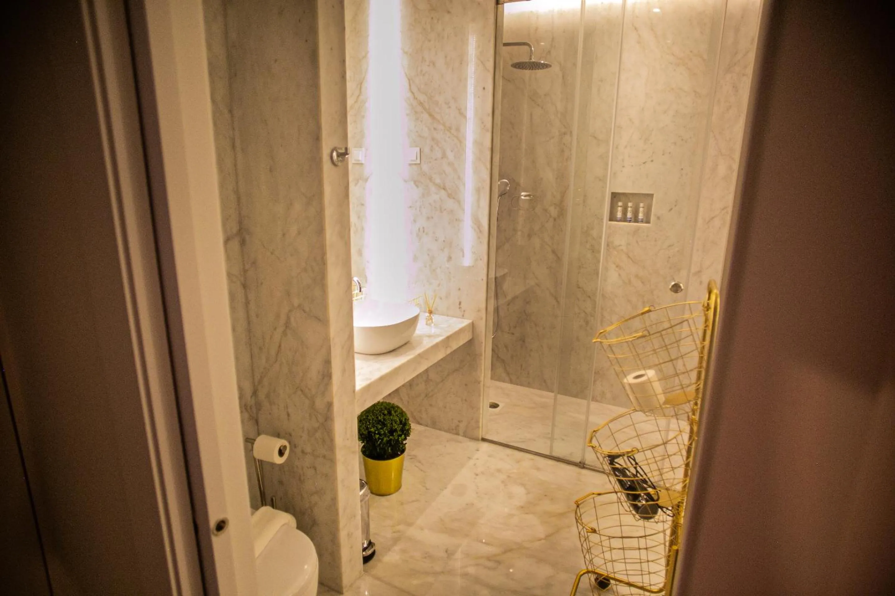 Toilet in 262 Boutique Aliados