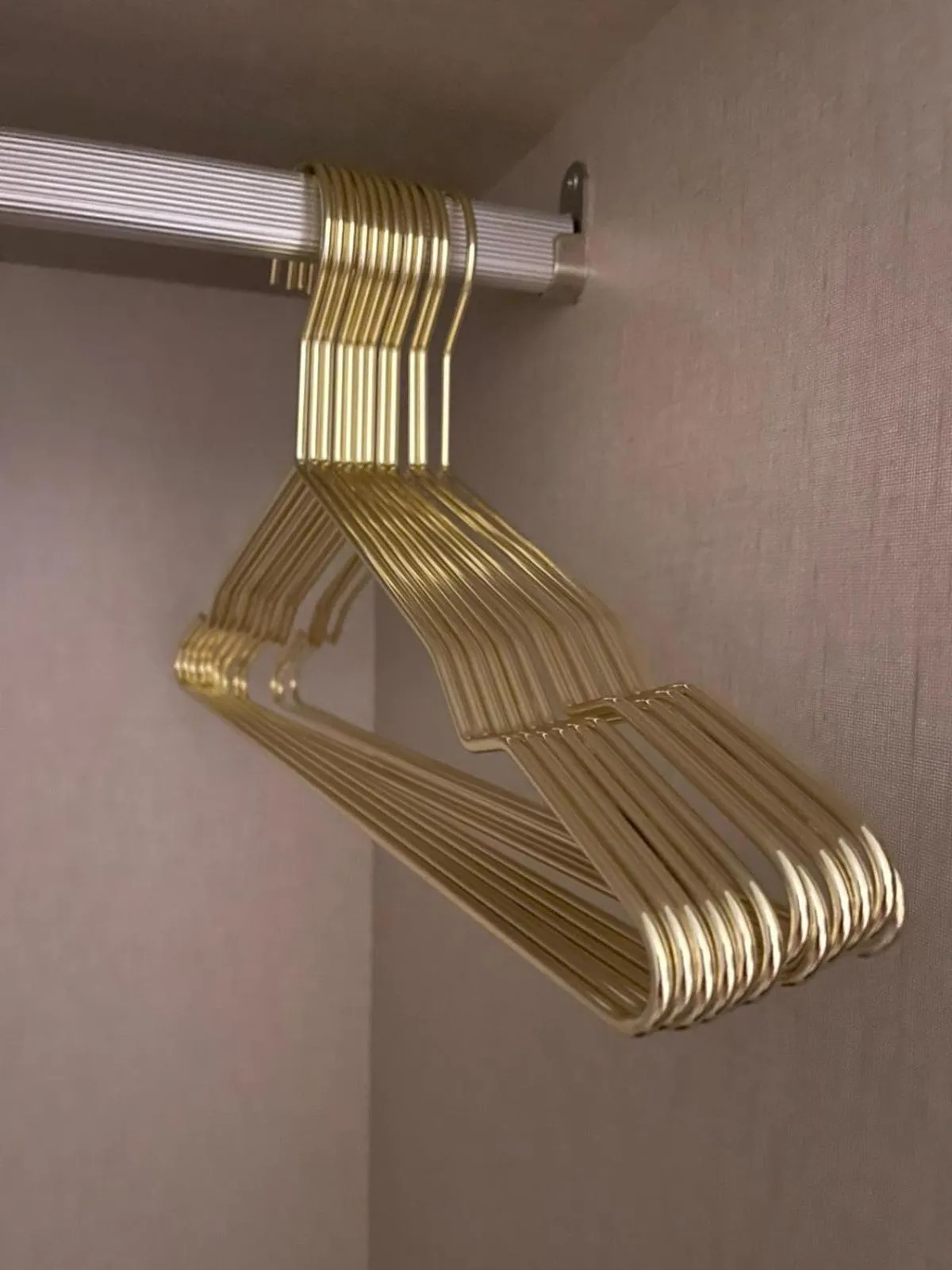 wardrobe in 262 Boutique Aliados