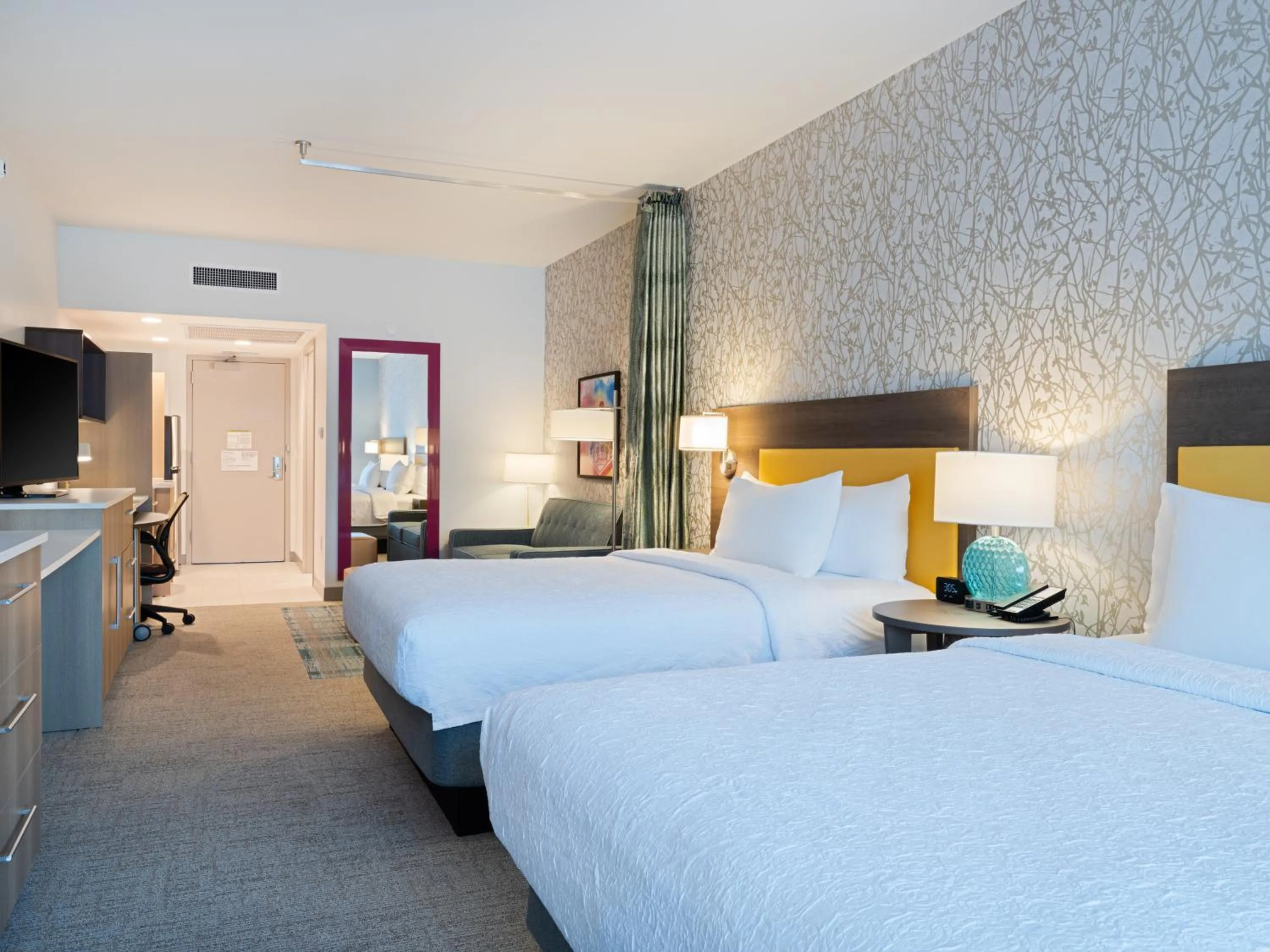 Bed in Home2 Suites By Hilton Atlanta Airport College Park