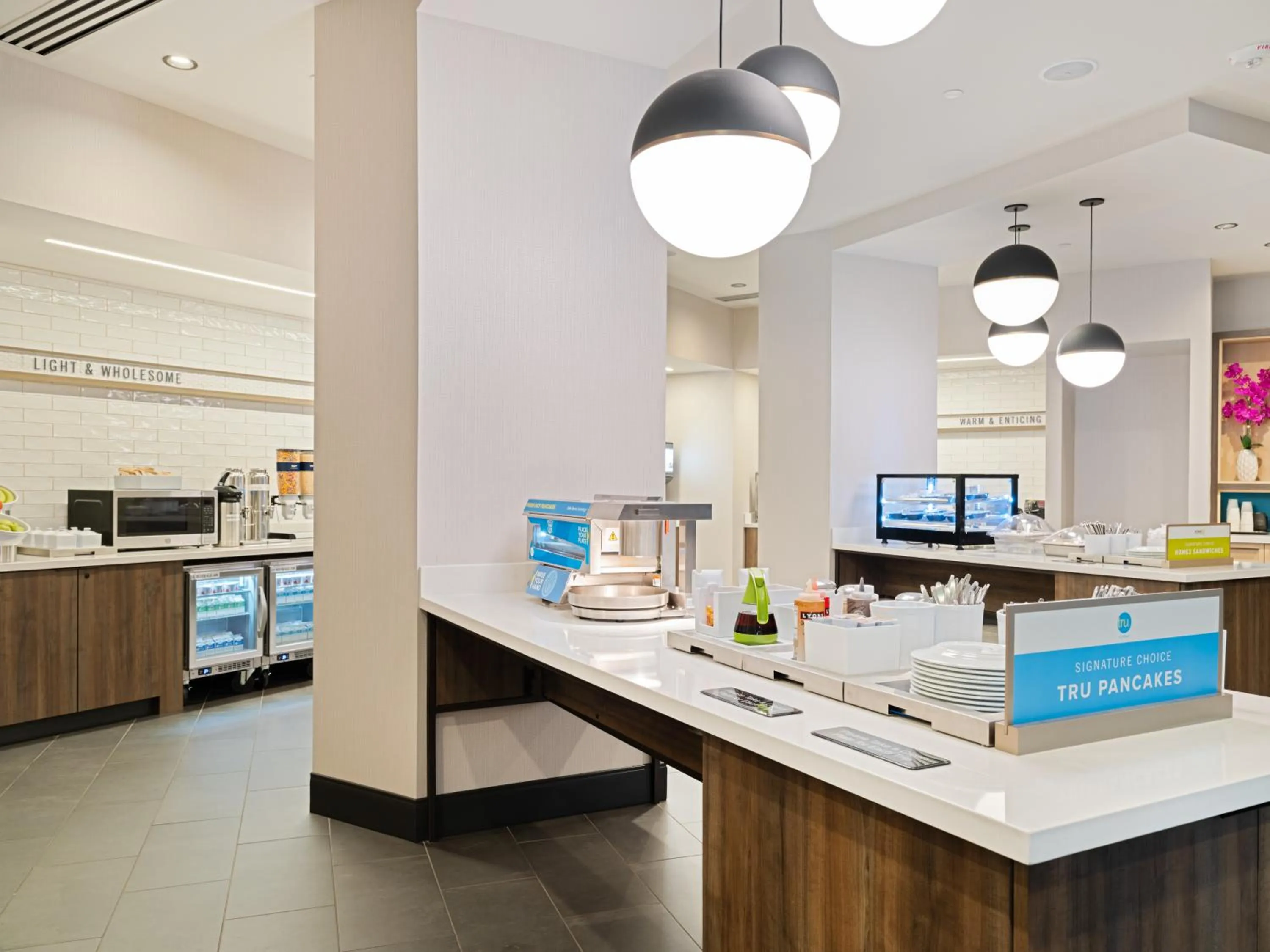 Breakfast in Tru By Hilton Atlanta Airport College Park