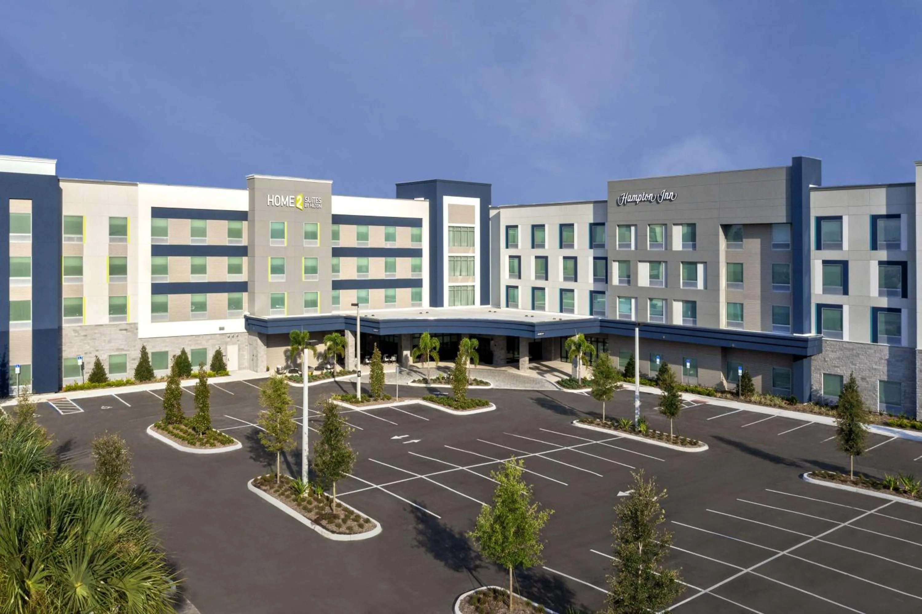 Property building in Hampton Inn Orlando Southeast Nona