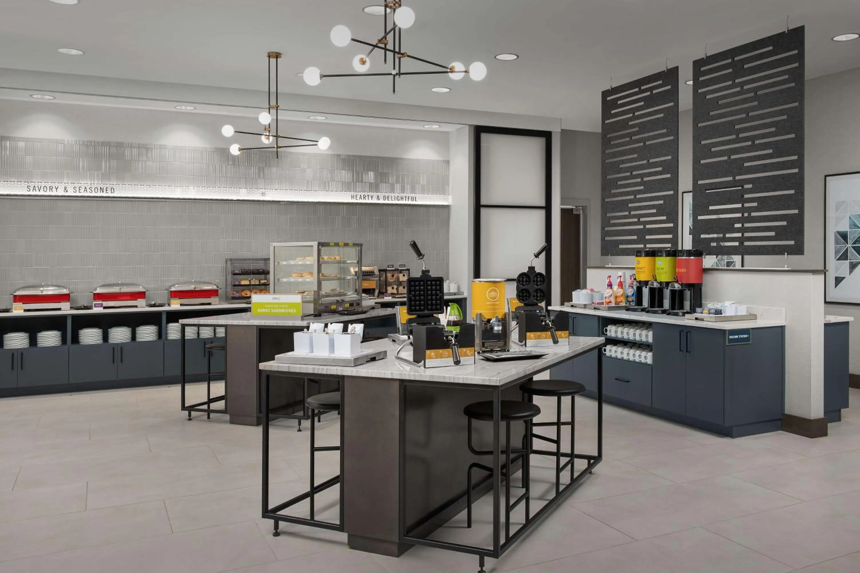 Breakfast in Hampton Inn Orlando Southeast Nona