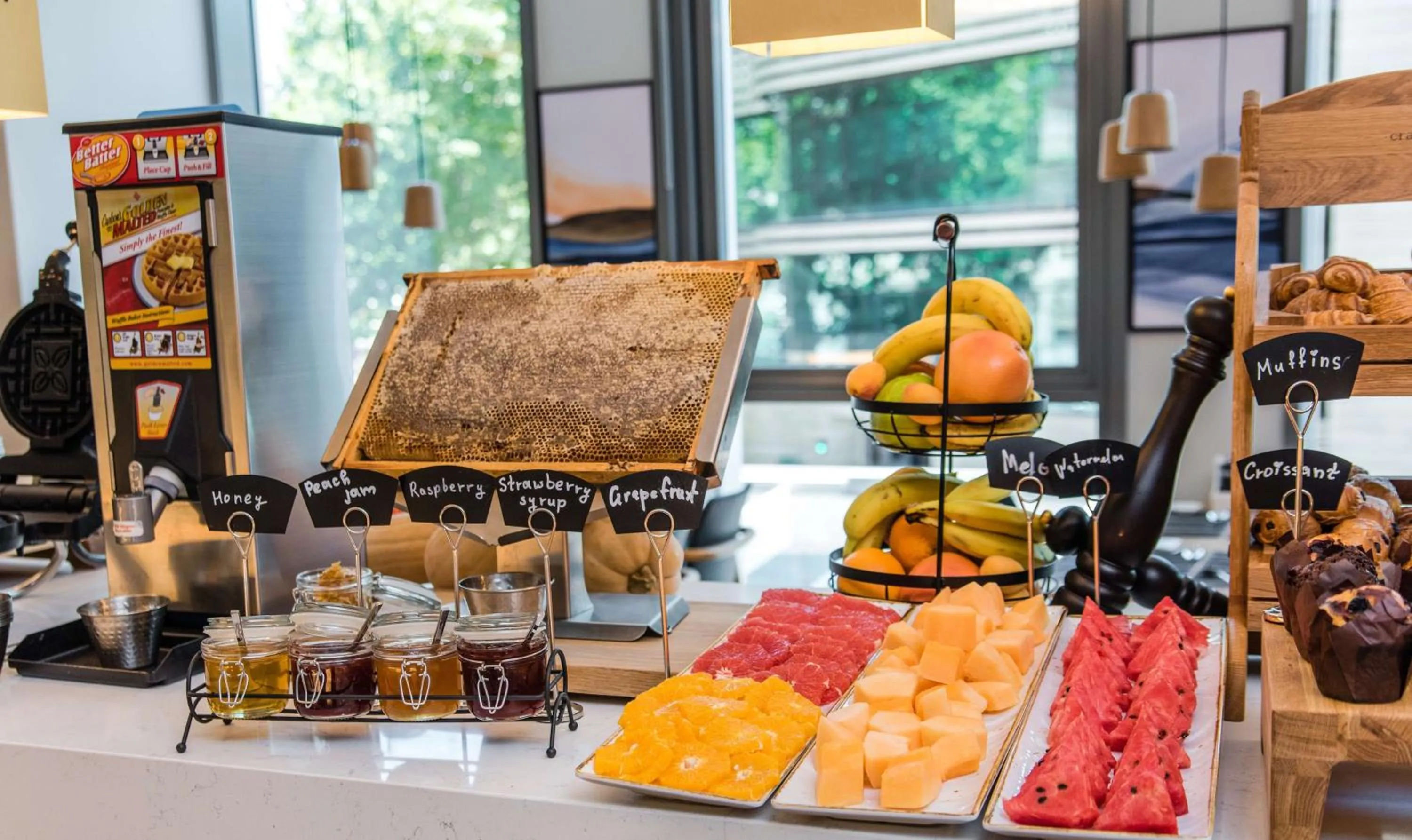 Restaurant/places to eat in Hilton Garden Inn Tbilisi Riverview