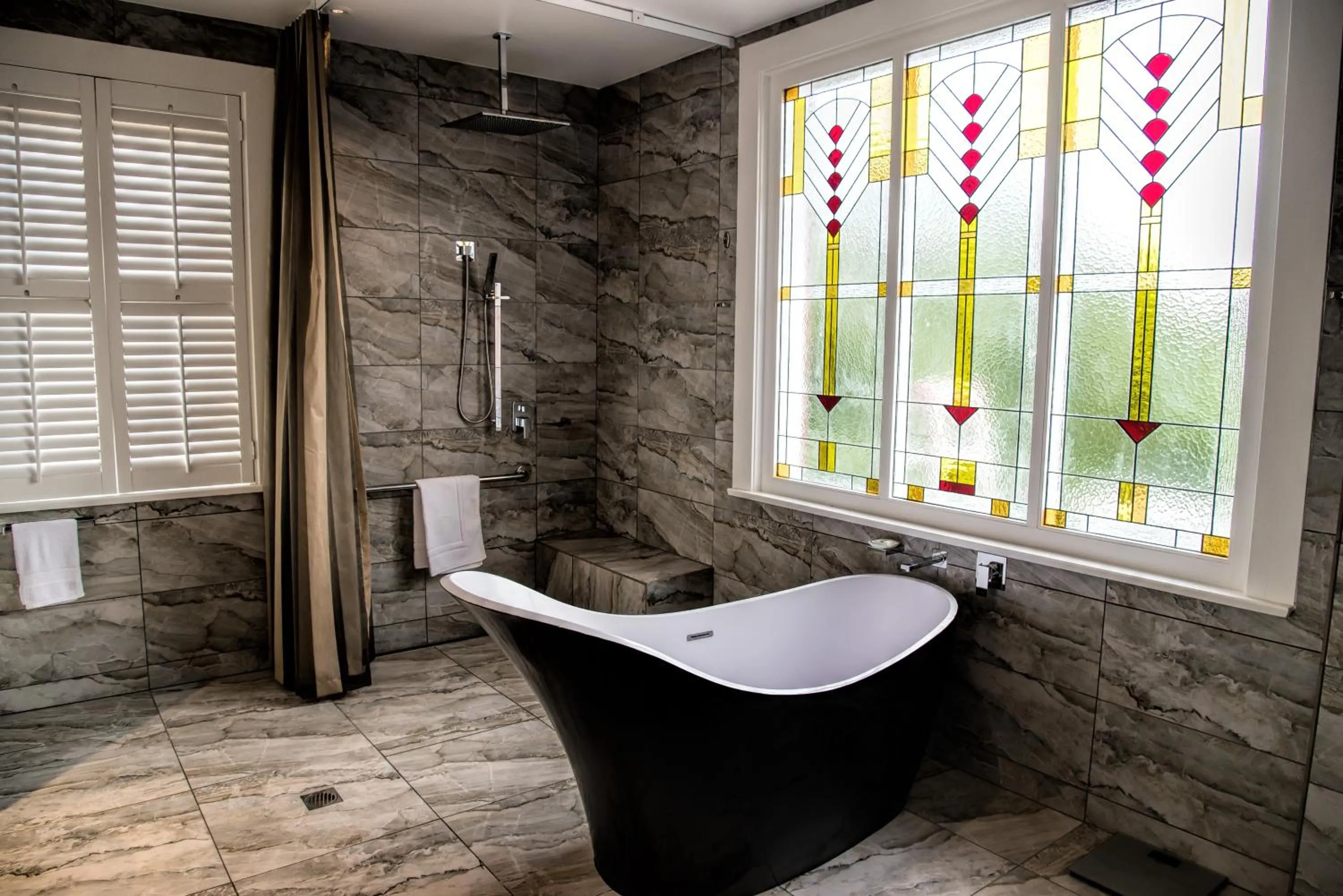 Shower in CIRCA 1936 Art Hotel