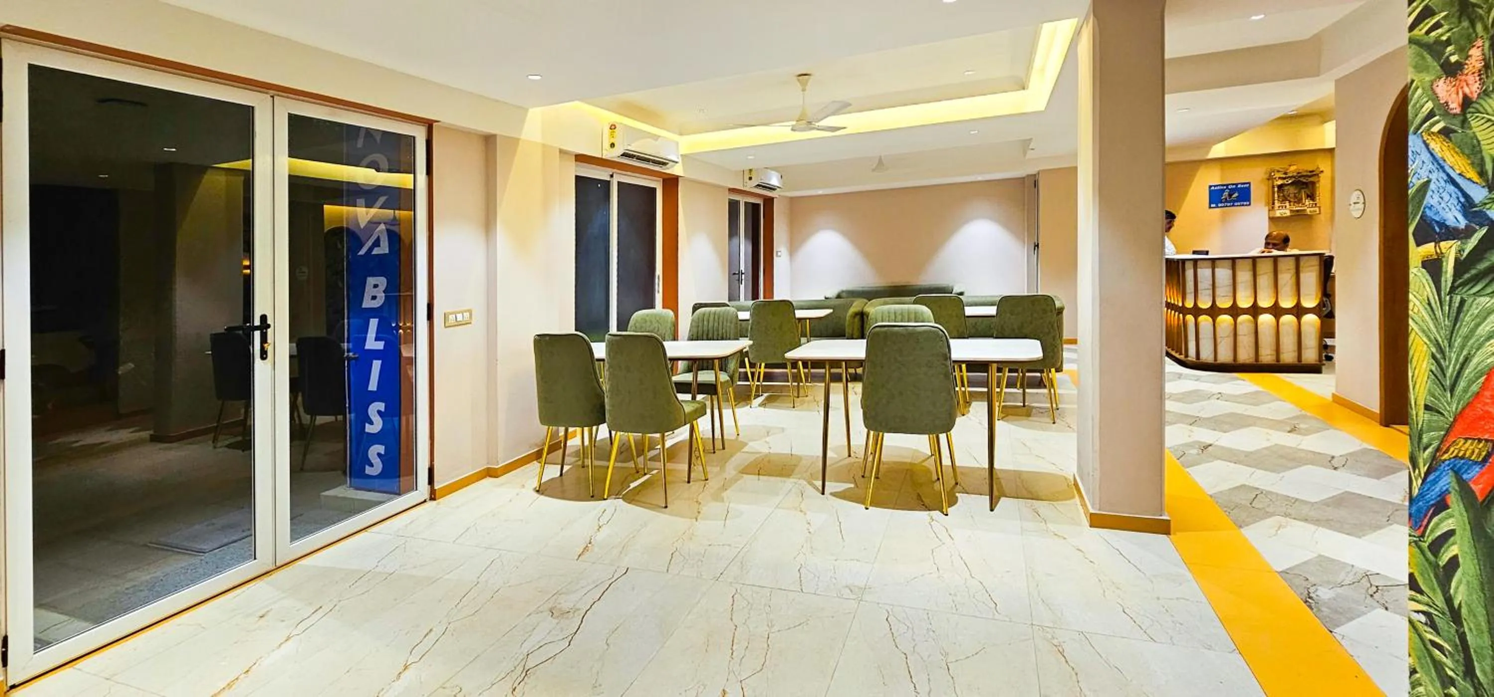 Restaurant/places to eat in Hotel Nova Bliss