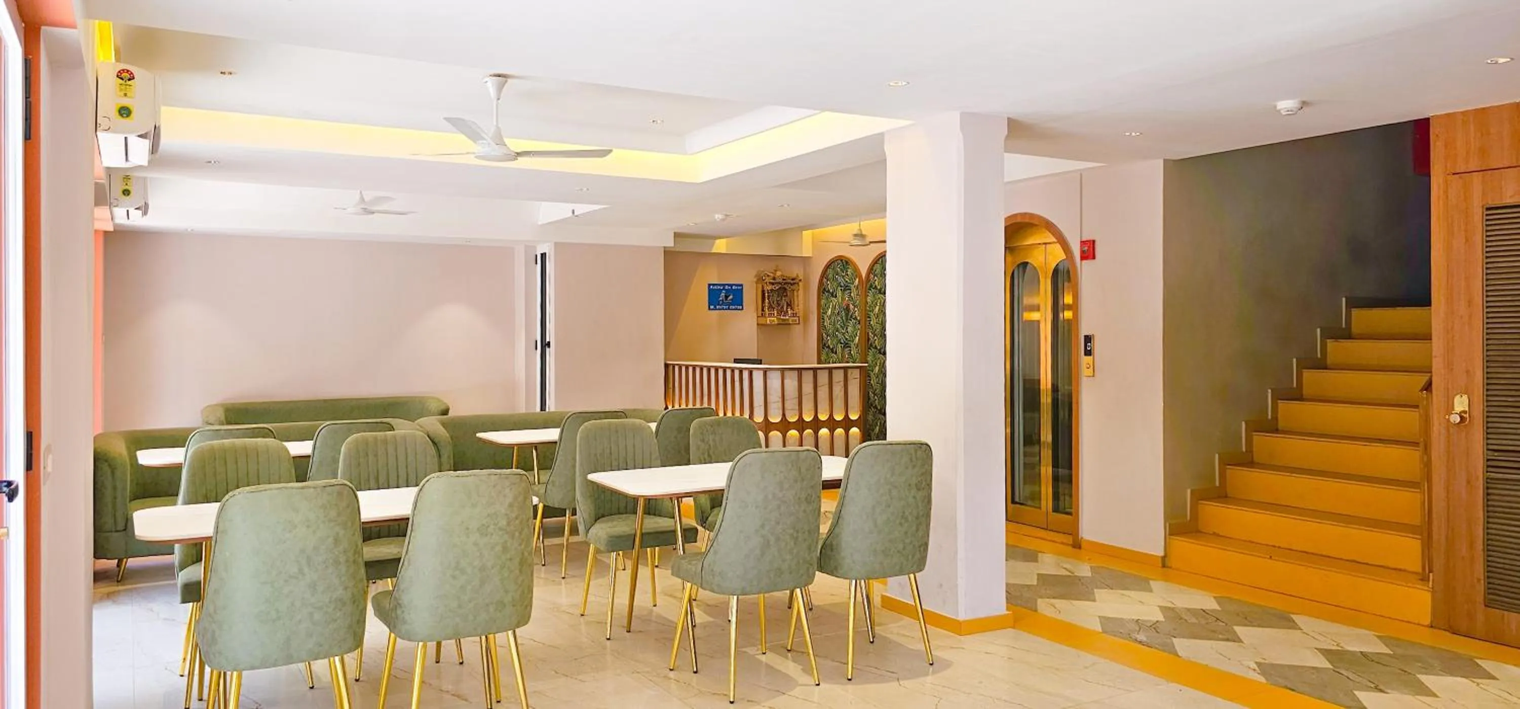 Restaurant/places to eat in Hotel Nova Bliss