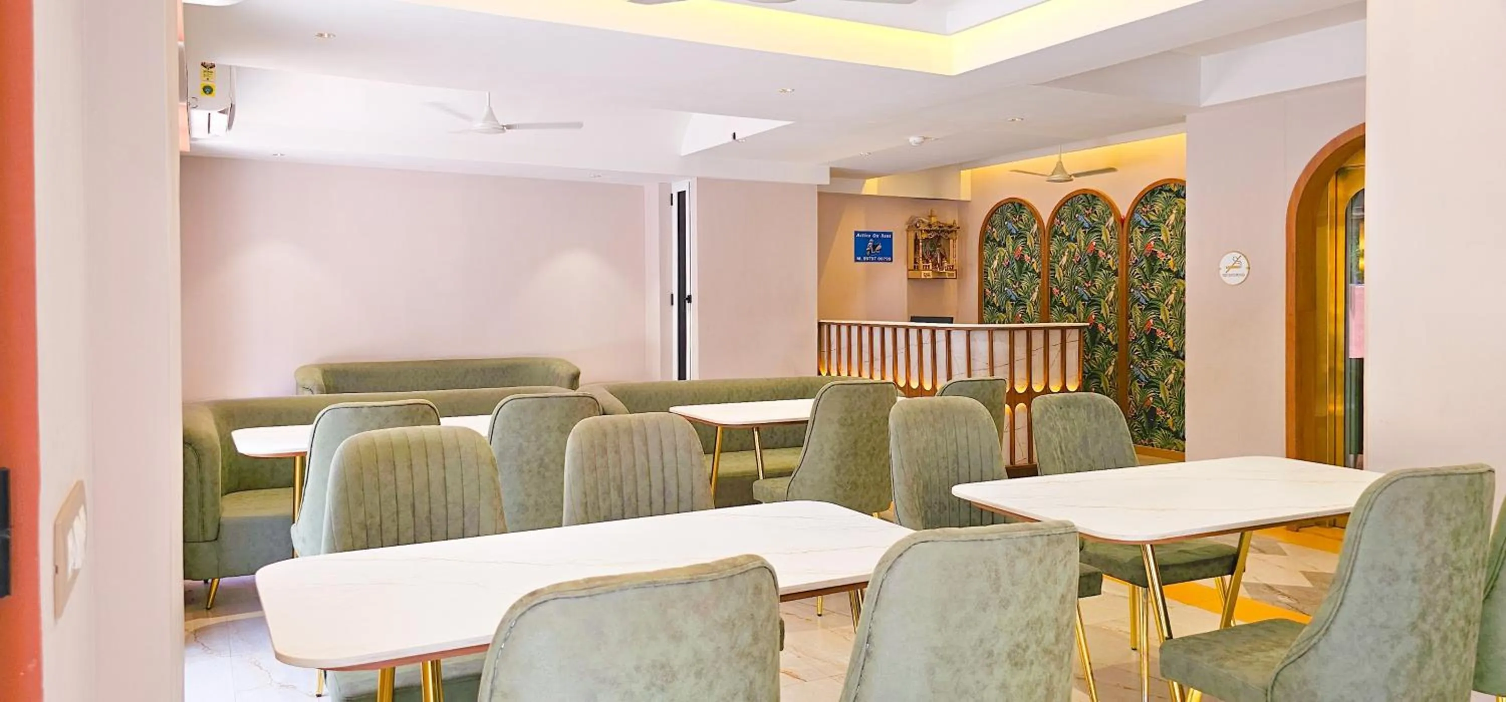 Restaurant/places to eat in Hotel Nova Bliss