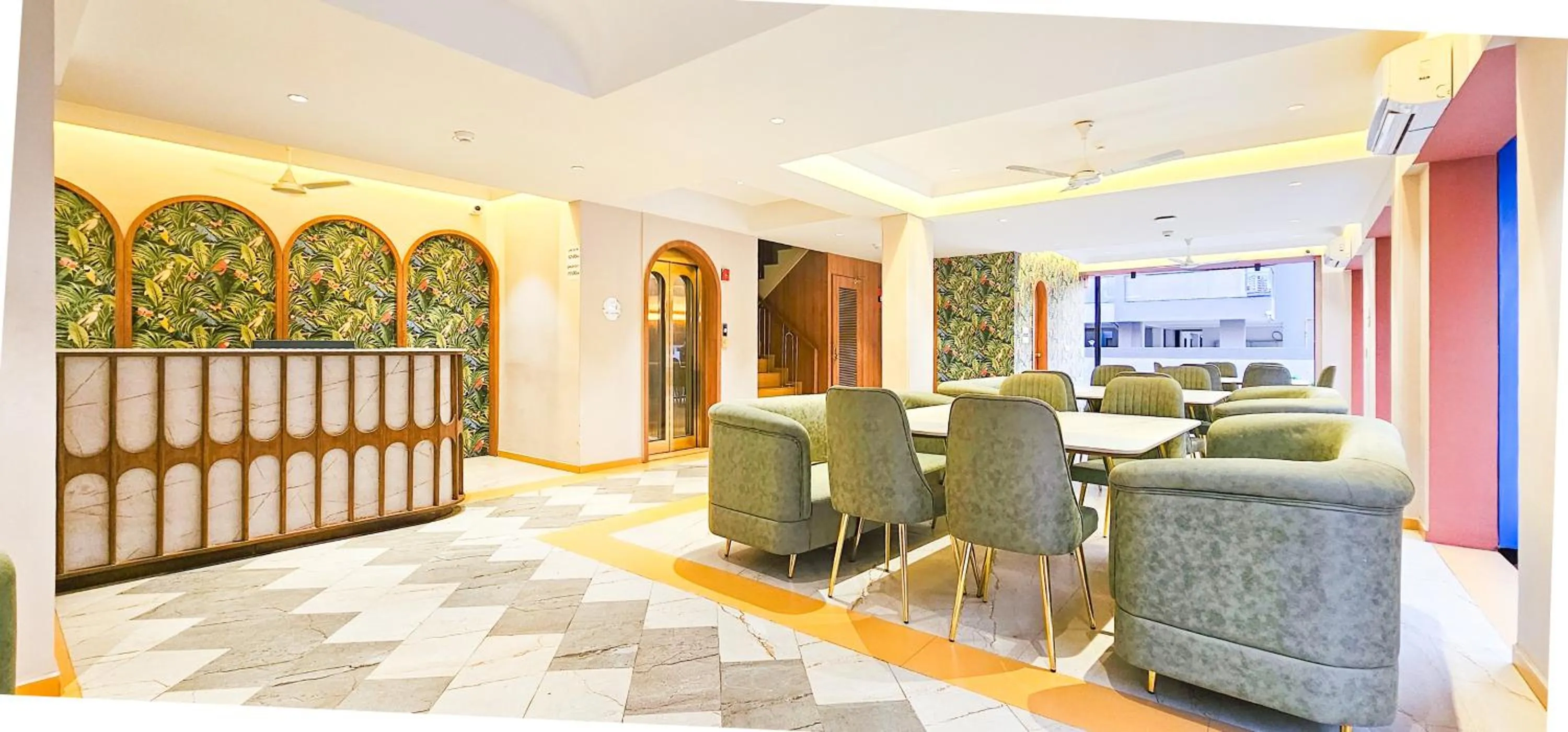 Restaurant/places to eat in Hotel Nova Bliss