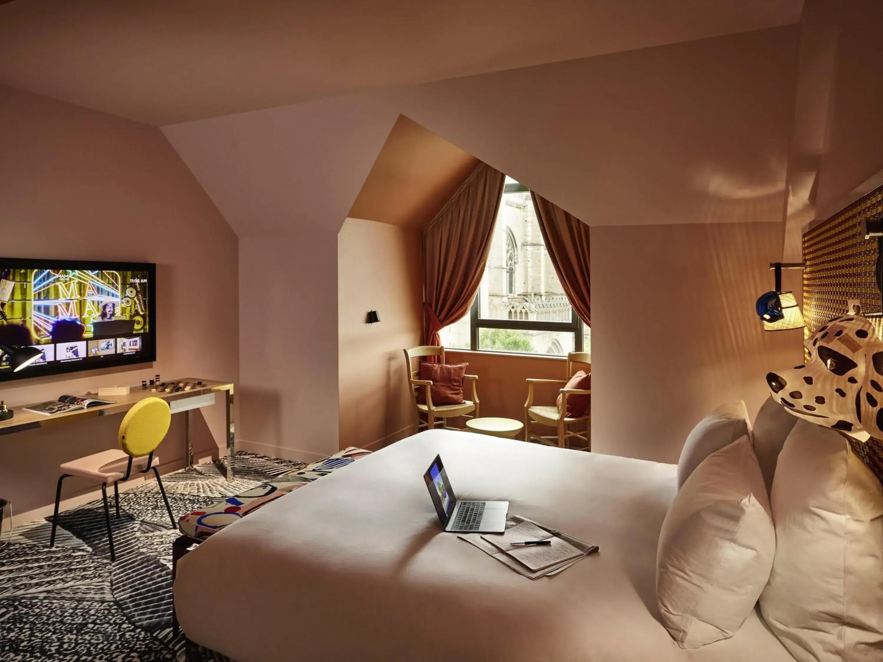 Large Mama Double Room in Mama Shelter Dijon Large Mama Double Room in Mama Shelter Dijon