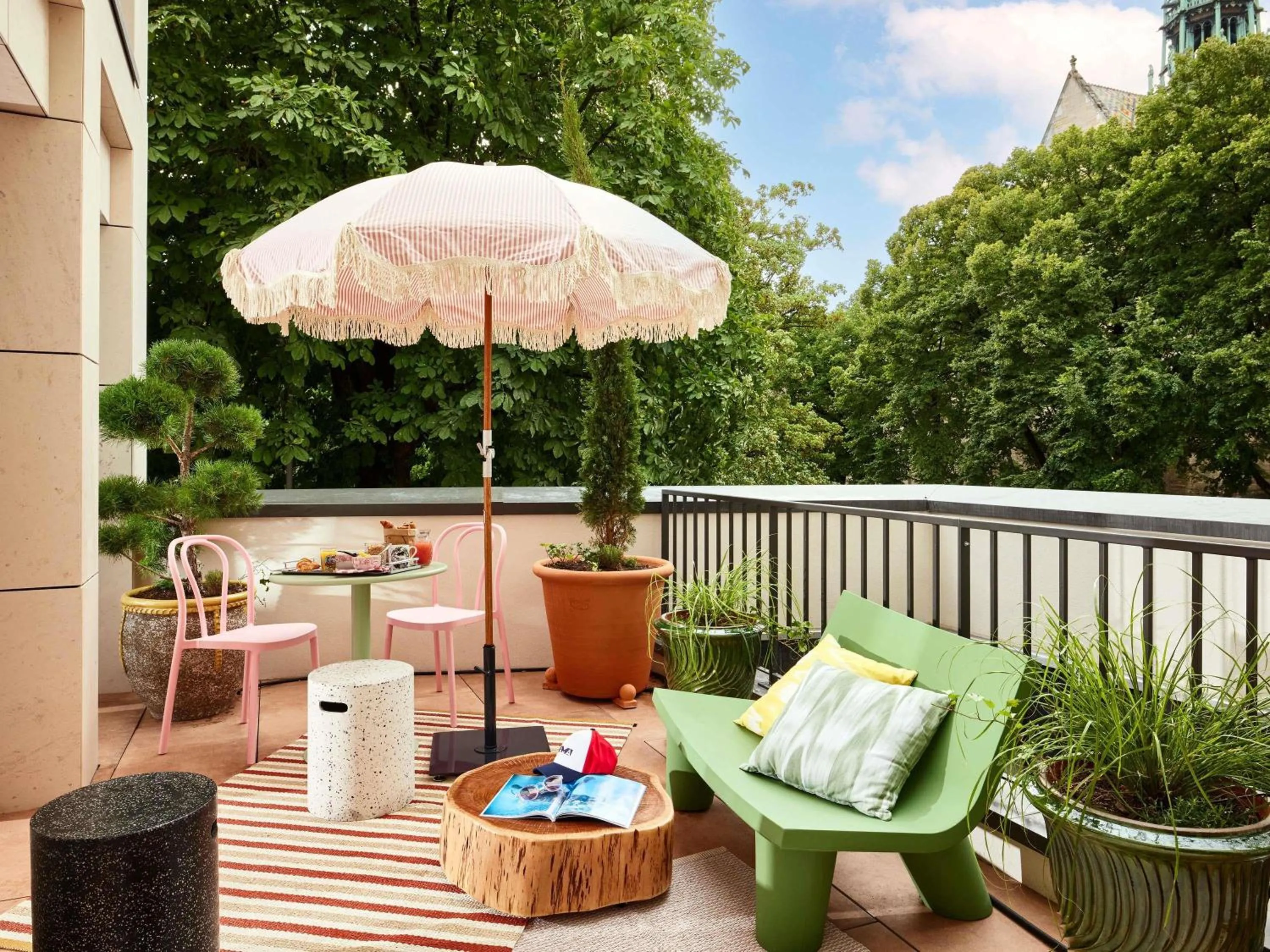 Bedroom in Mama Shelter Dijon