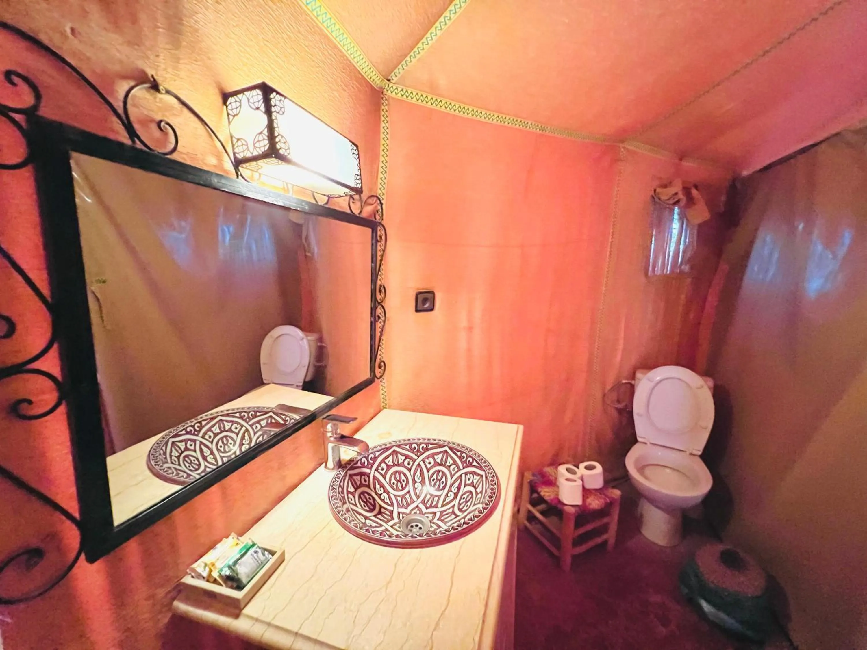 Toilet in Horaz Merzouga Camp