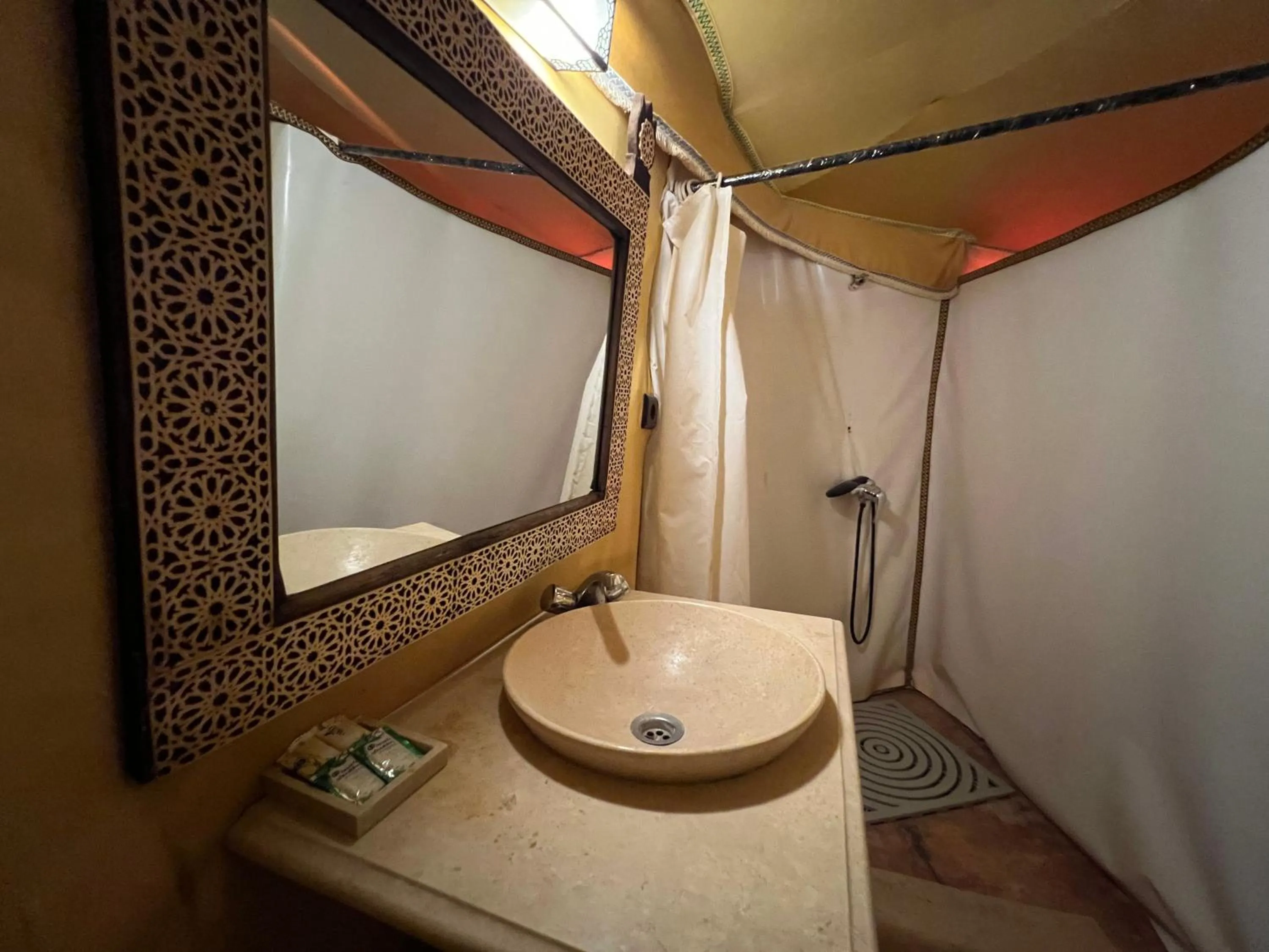 Shower in Horaz Merzouga Camp