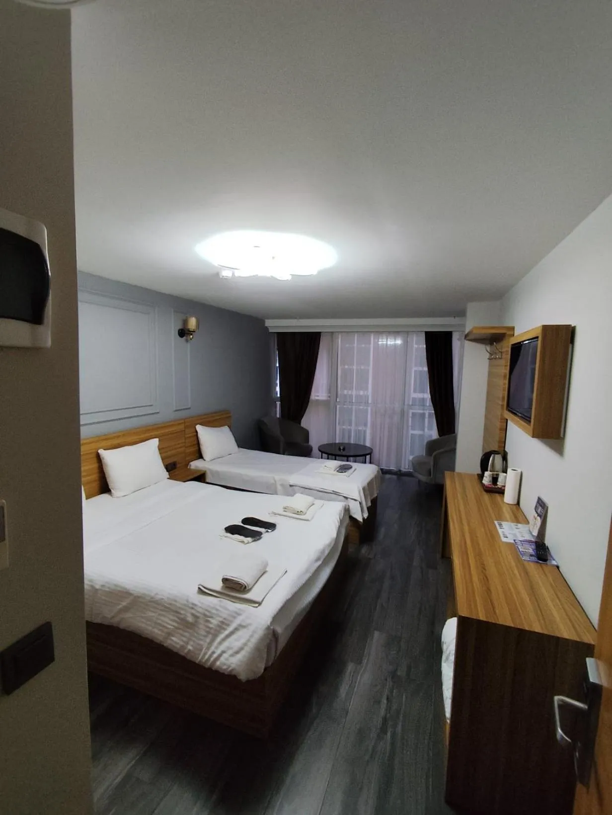 Photo of the whole room, Bed in Waves hotel