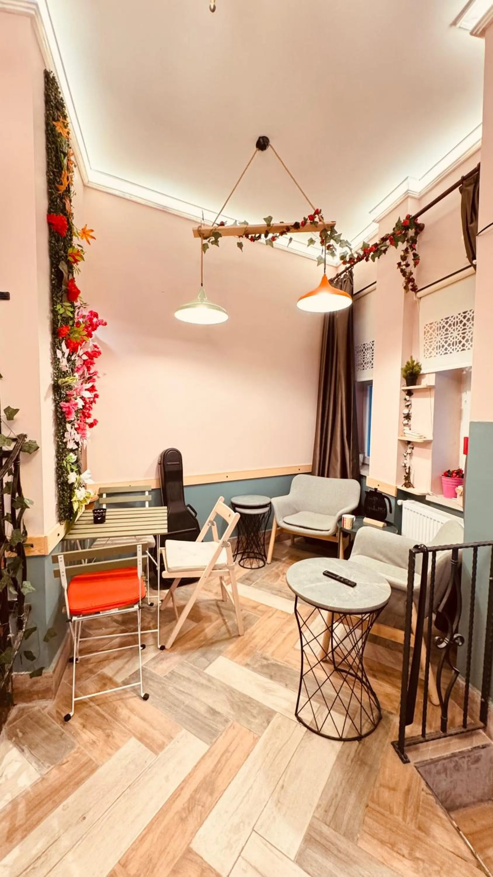 Communal lounge/ TV room in The House Company