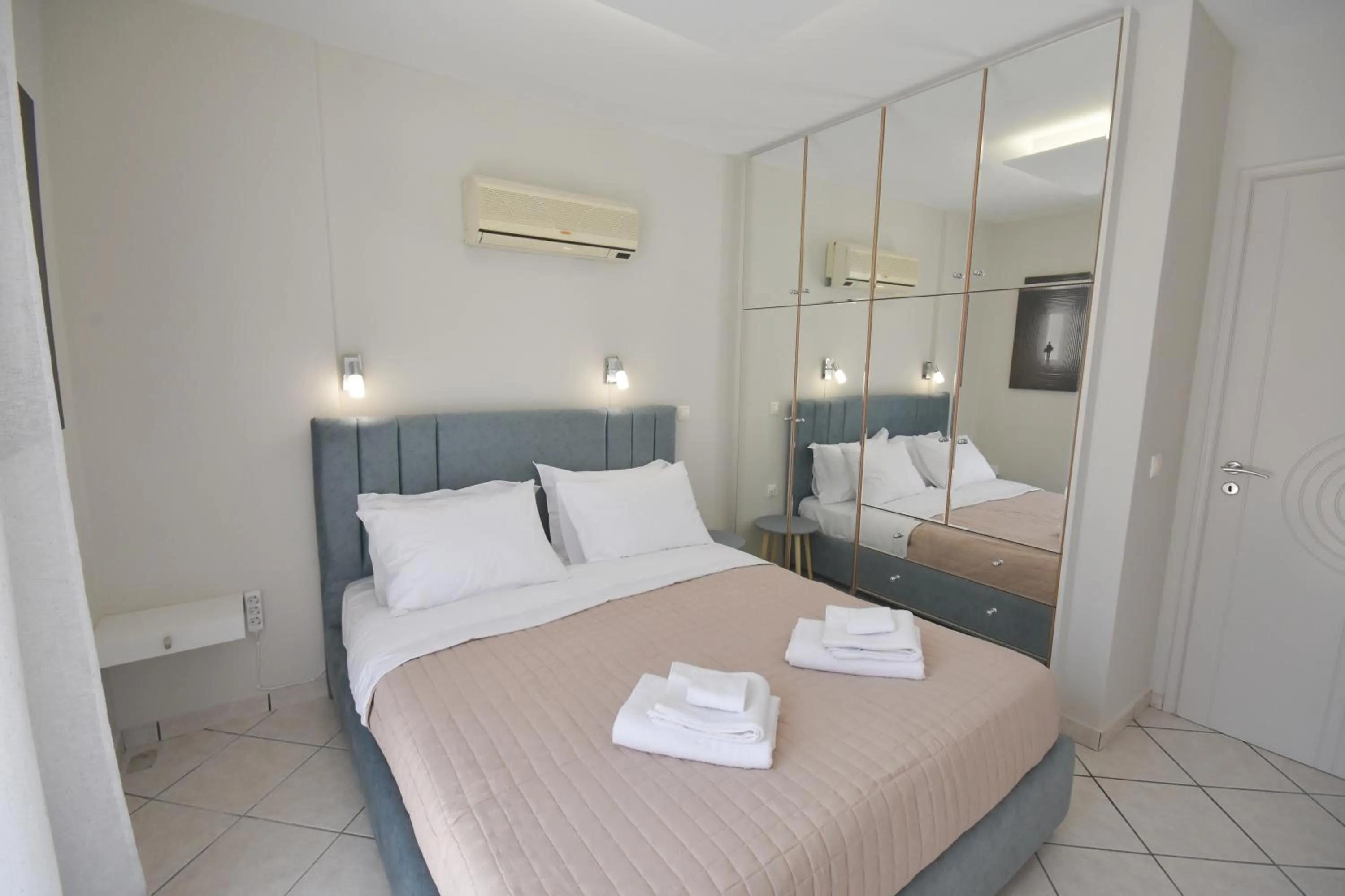 Bed in K&C Rooms- Apartments