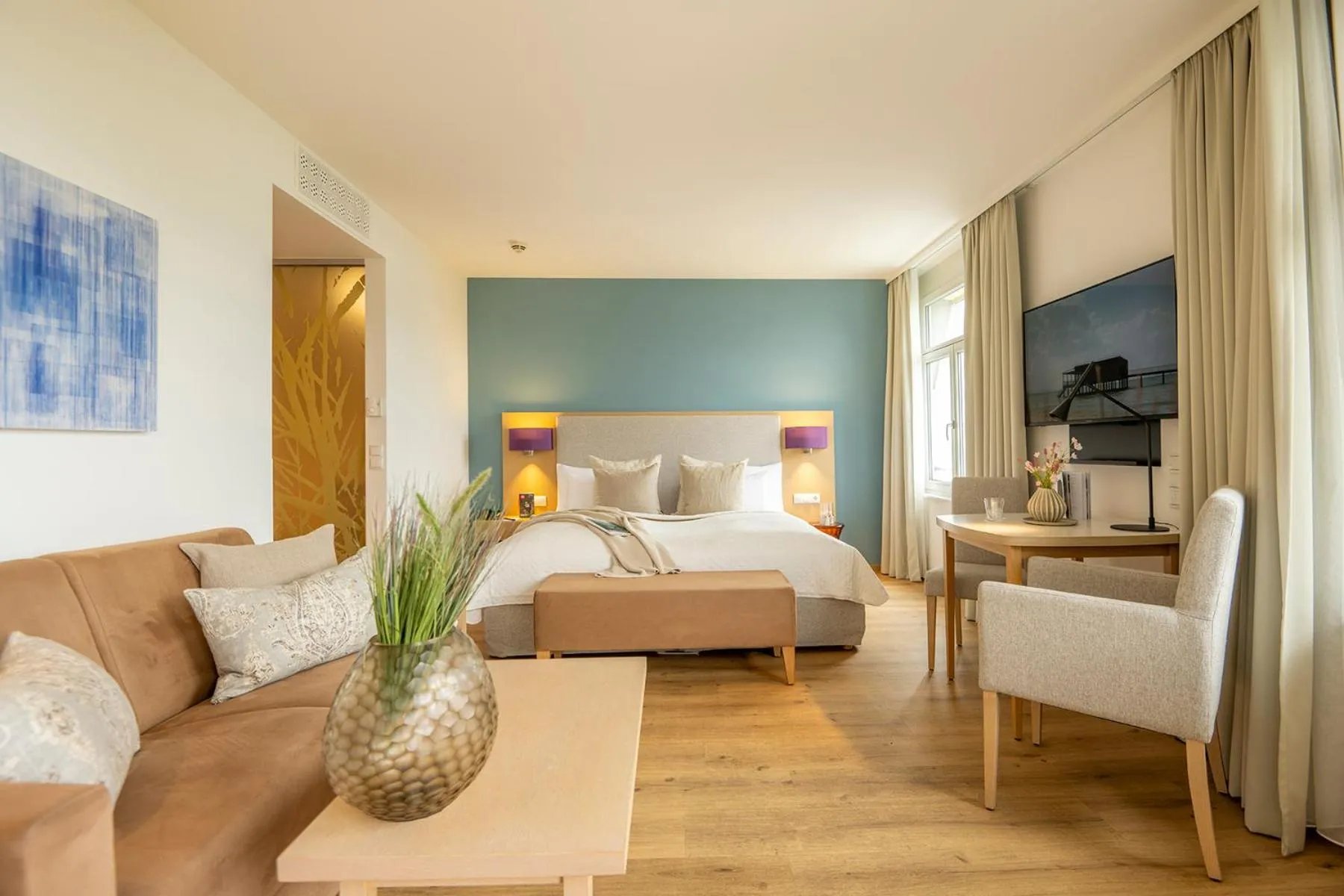 Photo of the whole room, Bed in Seehotel am Kaiserstrand