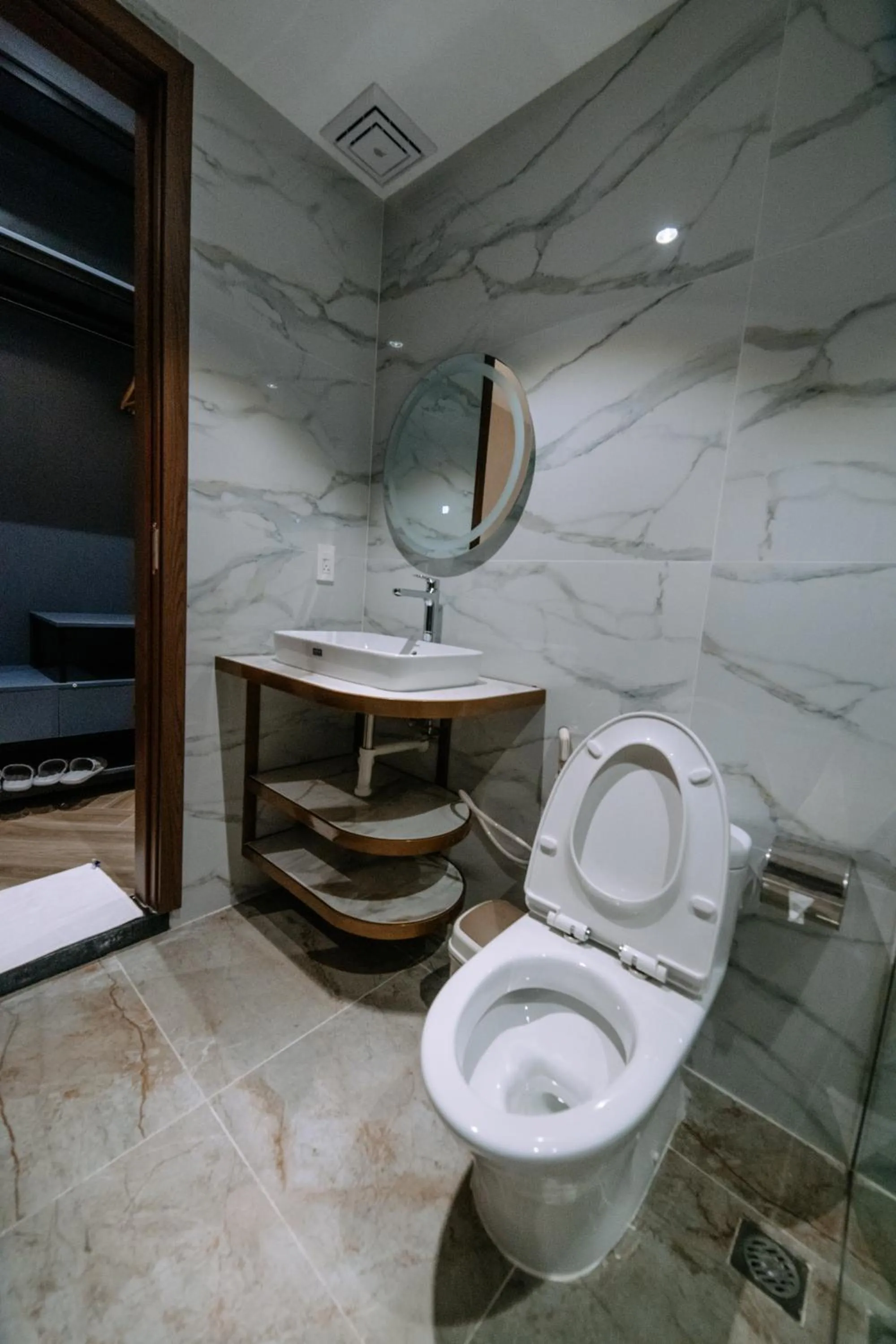 Shower in La Beaute Hotel - Quy Nhơn