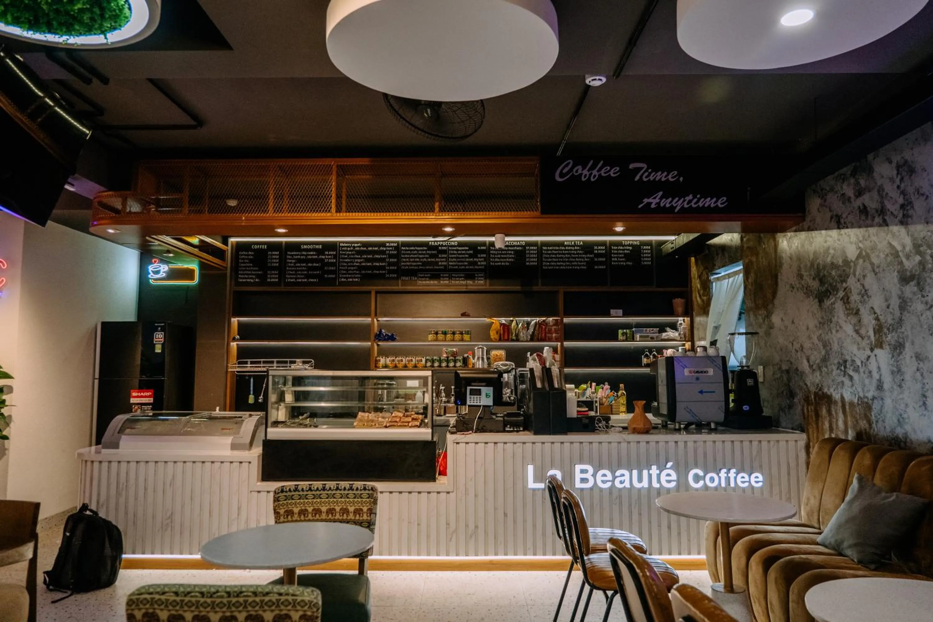 Coffee/tea facilities in La Beaute Hotel - Quy Nhơn