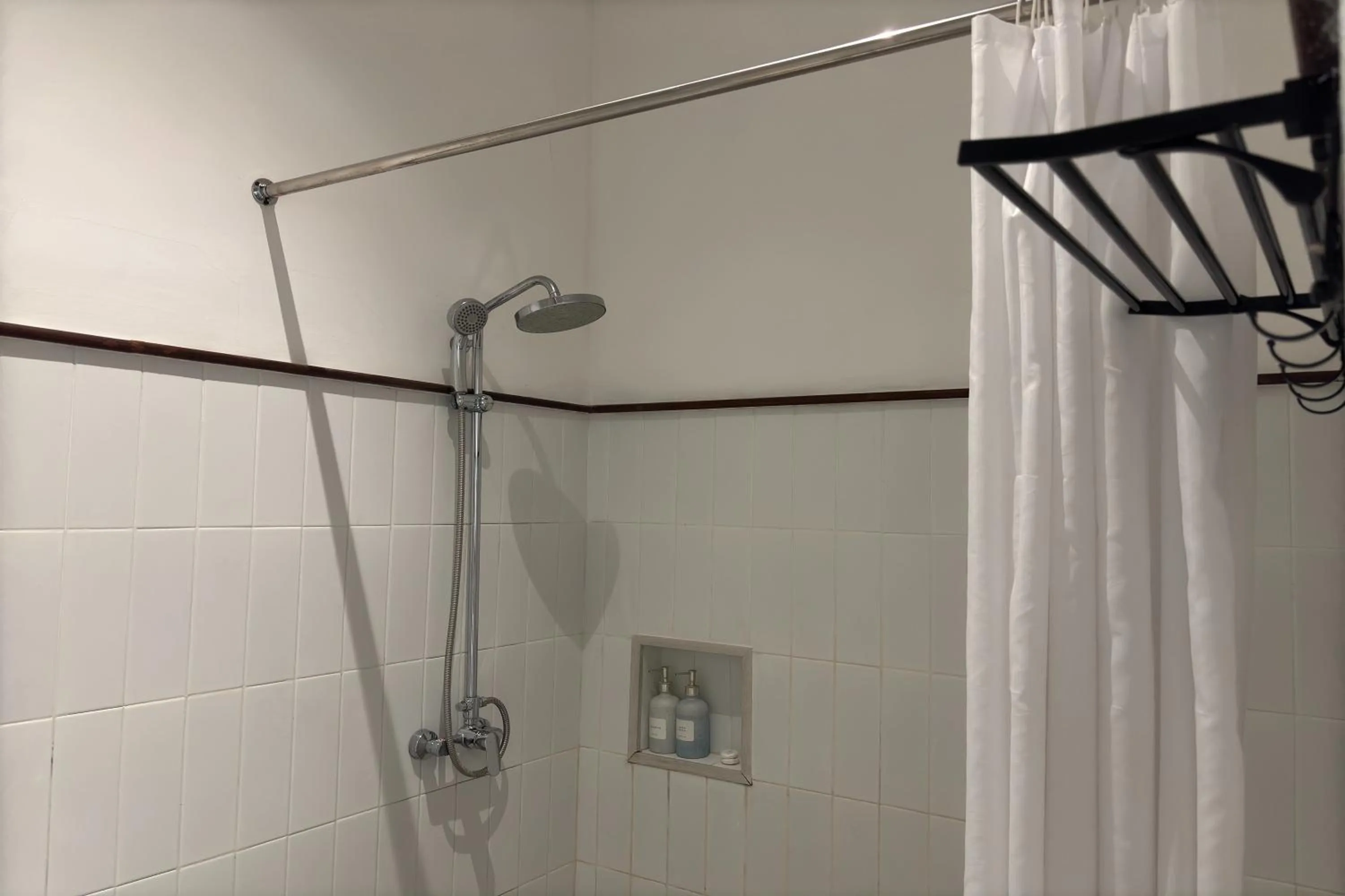 Bathroom in Kemari Studio