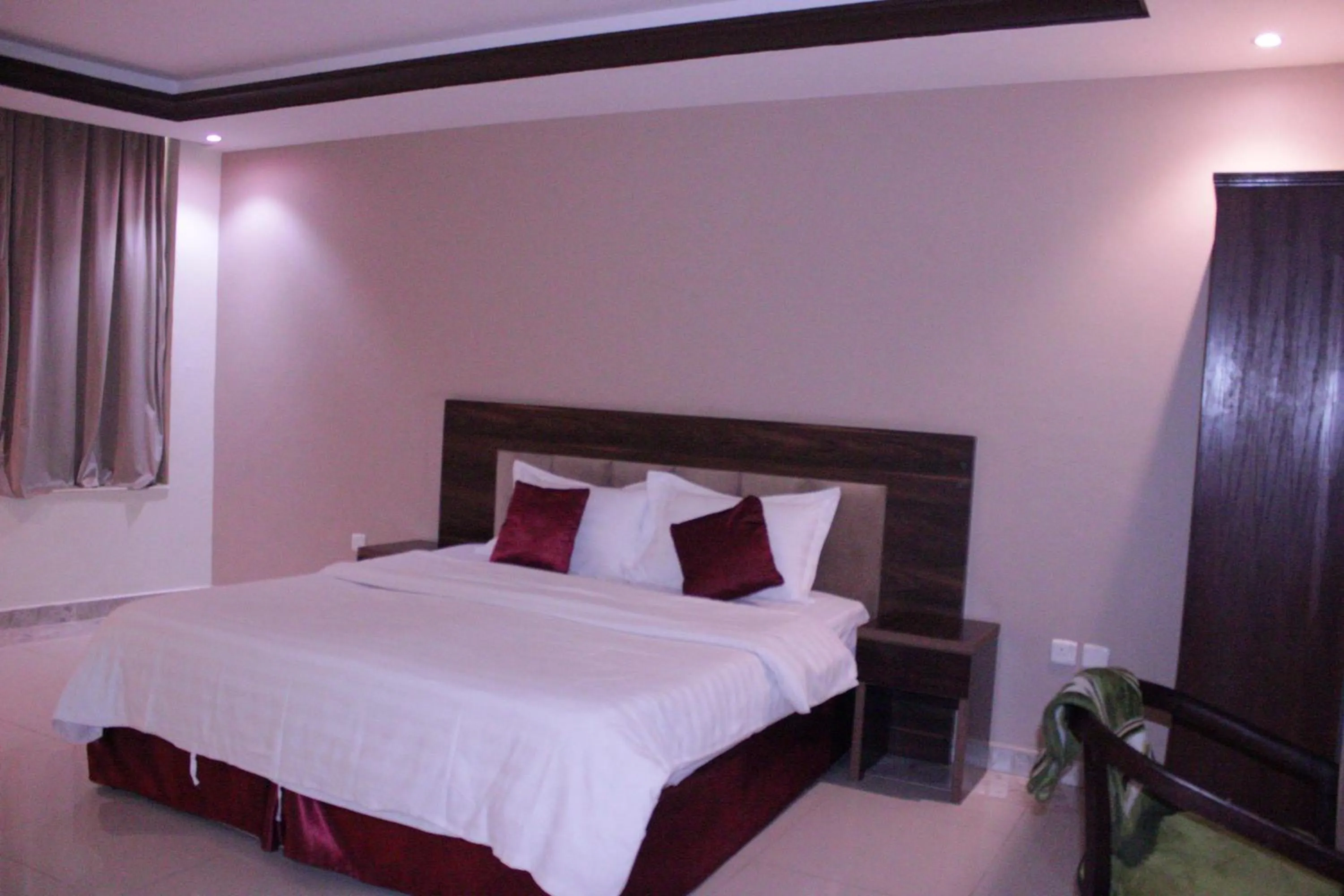 Bed in AL Tamayoz Al Raqi - Al Salamah branch