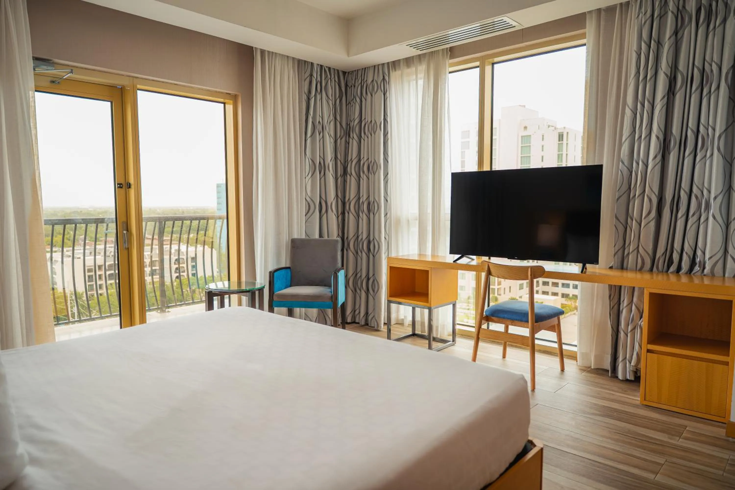 Photo of the whole room, Bed in Galaxy Hotel Downtown