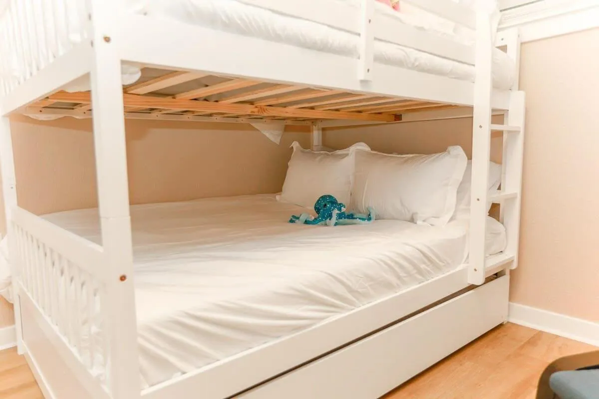 Bed in Sojourn Sanctuary Seaside Escape 3 BR