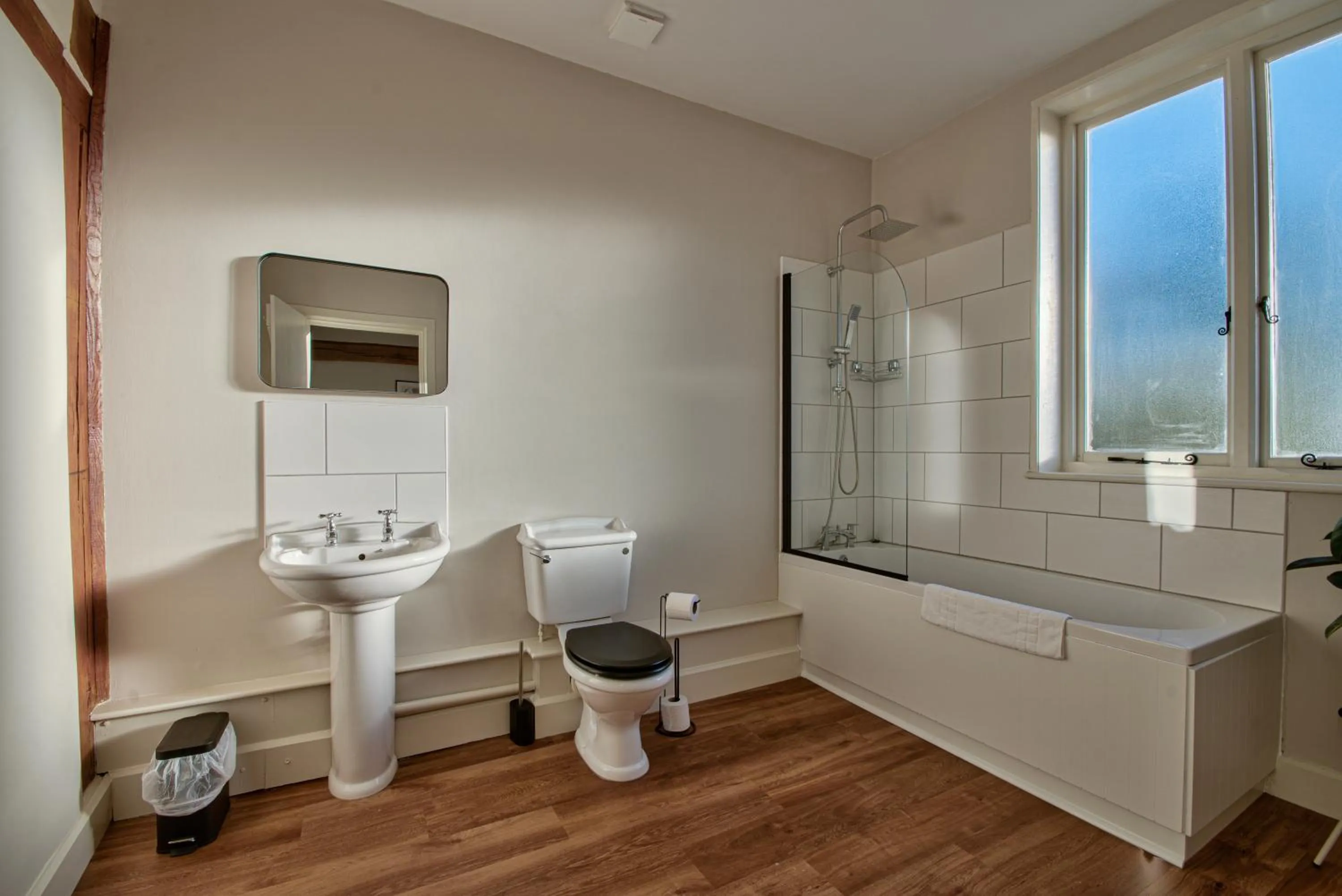 Shower in The Royal Oak