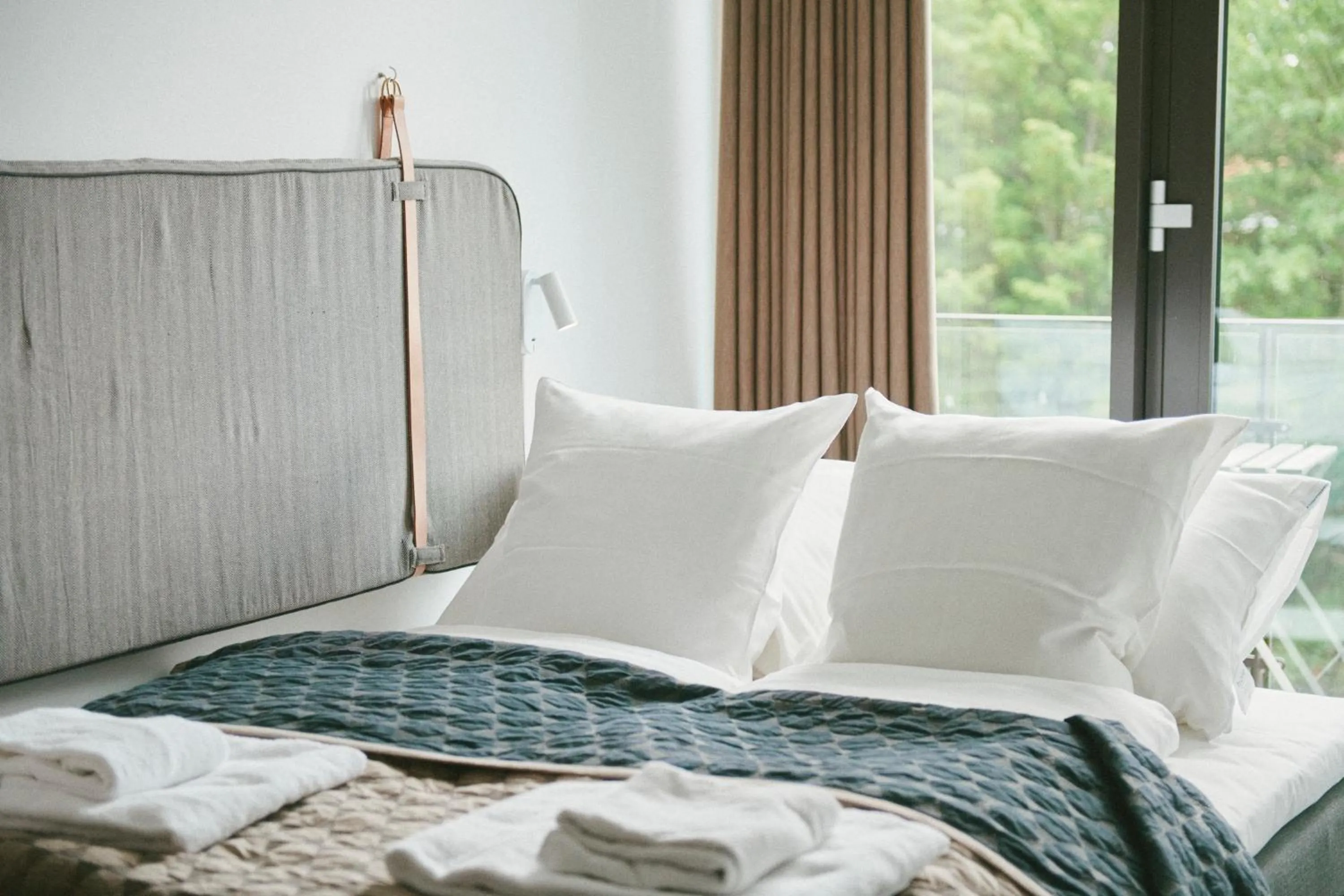 Bed in The Forest apartments by Daniel&Jacob's